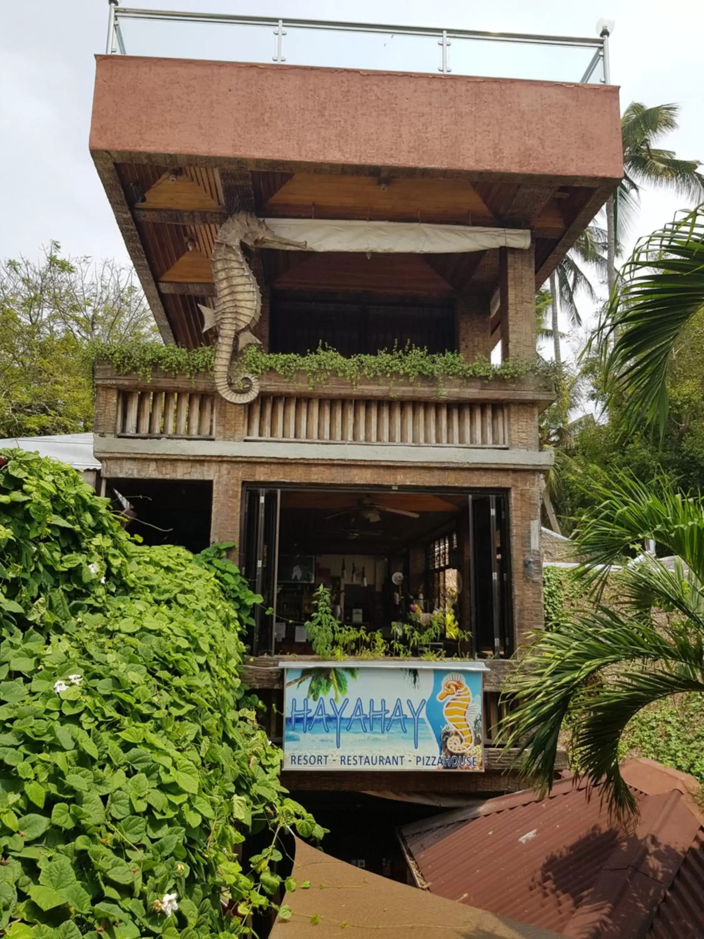 Facade/entrance in Hayahay Resort