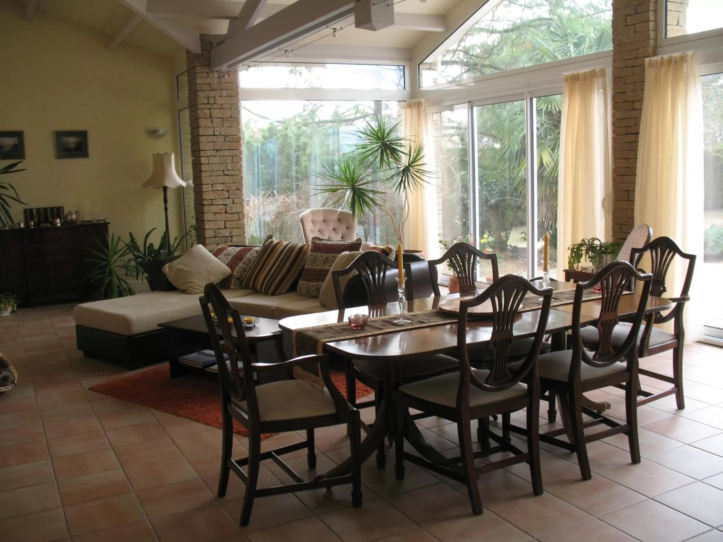 Dining area in Chambres d'Hôtes Le Mûrier