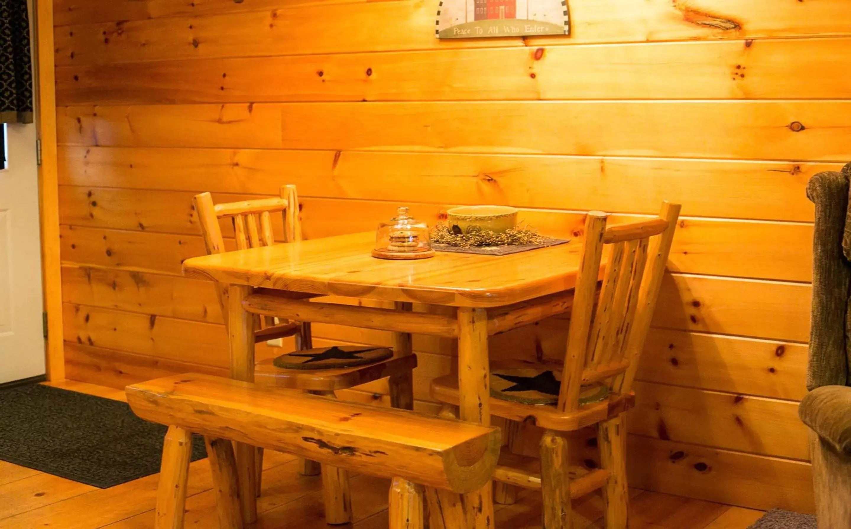 Dining area in Blessing Lodge by Amish Country Lodging