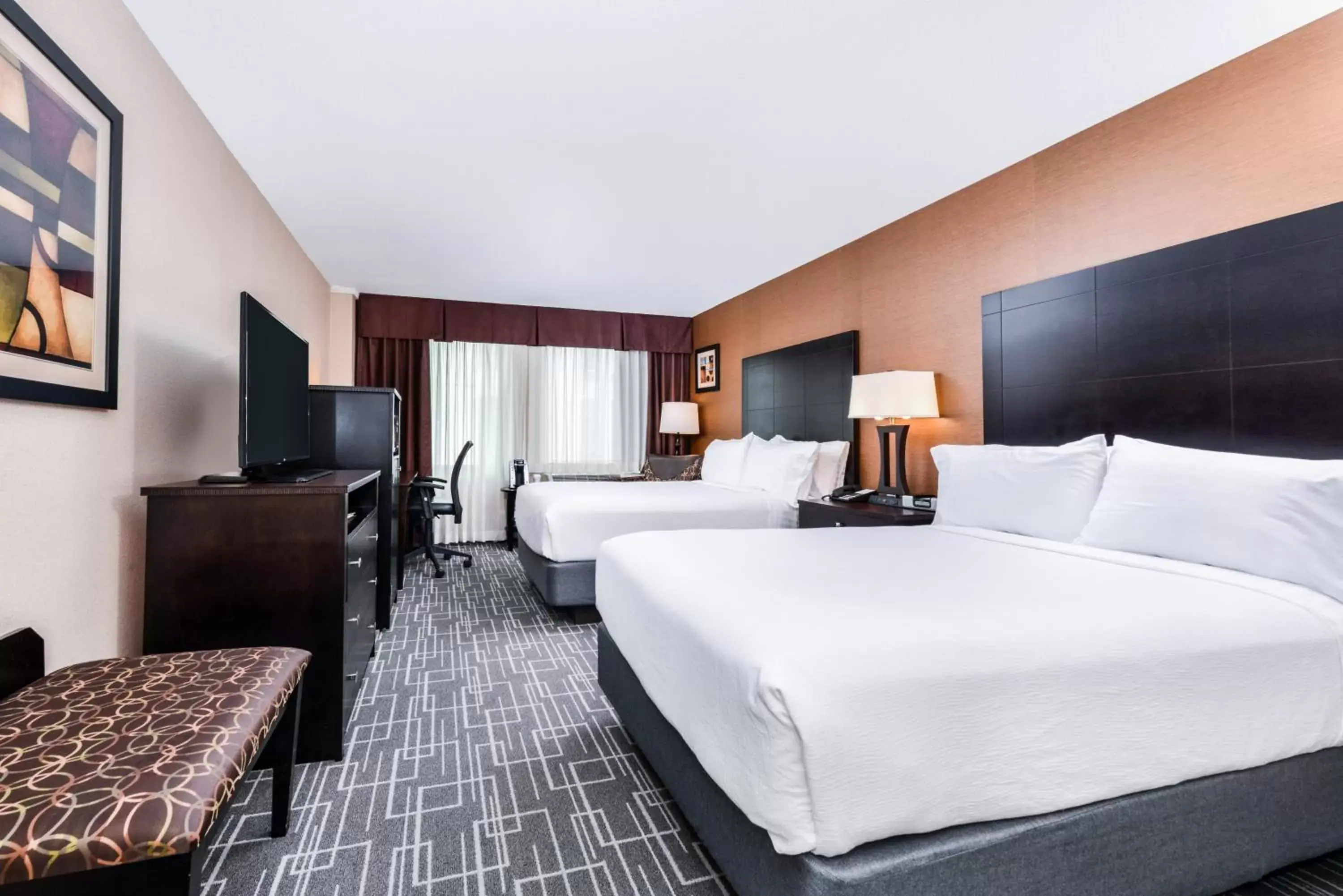 Photo of the whole room, Room Photo in Holiday Inn Charlotte Center City, an IHG Hotel