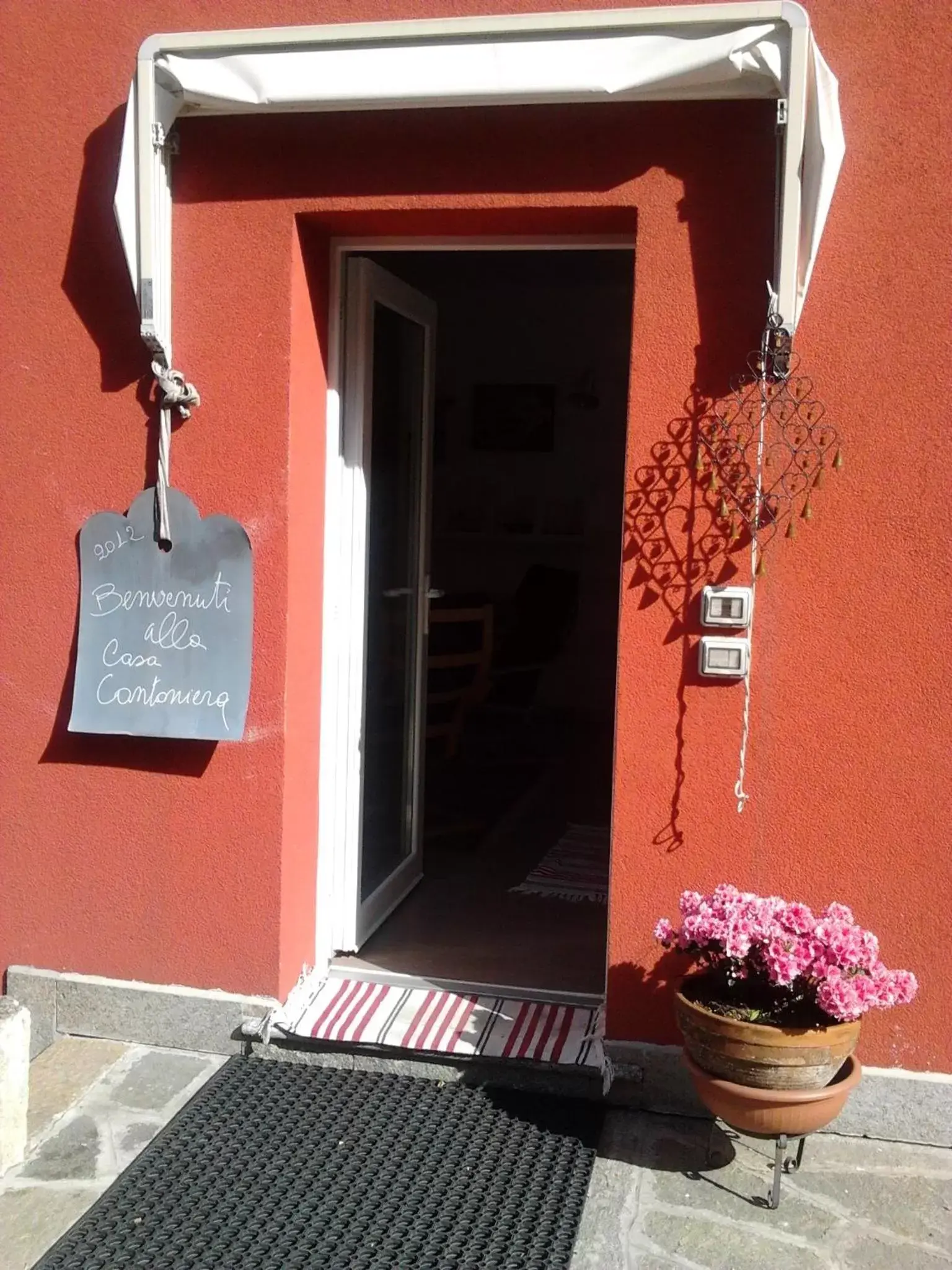 Facade/Entrance in B&B Casa Cantoniera