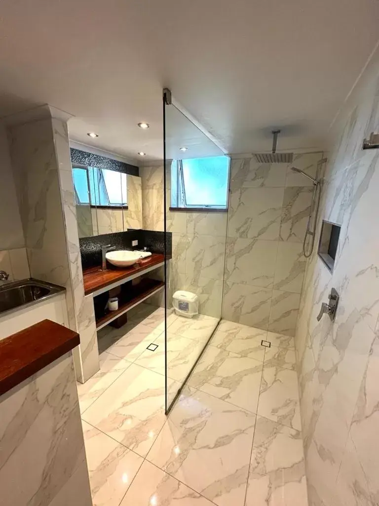 Bathroom in Goldsborough Place Apartments