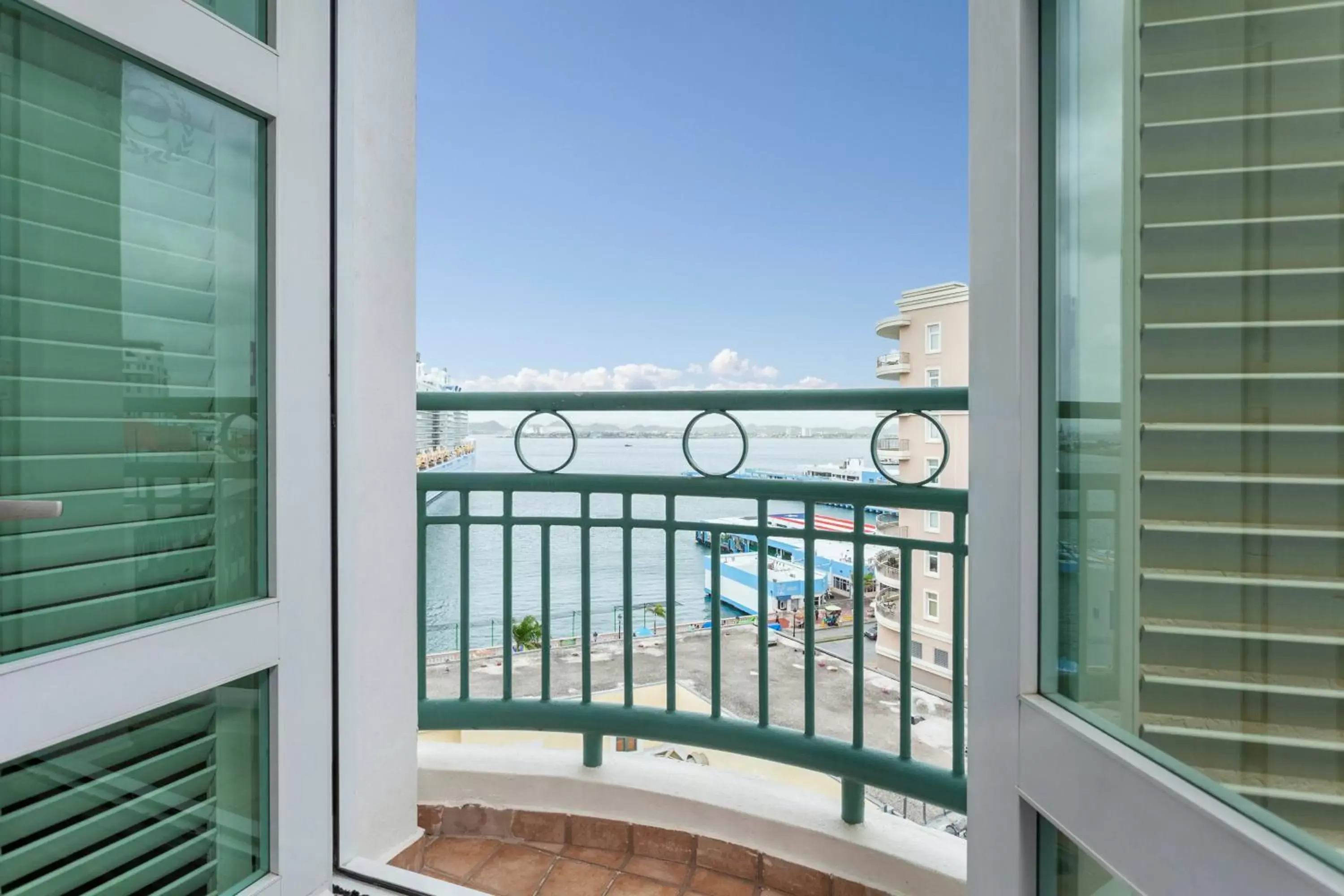 Photo of the whole room, Balcony/Terrace in Sheraton Old San Juan Hotel