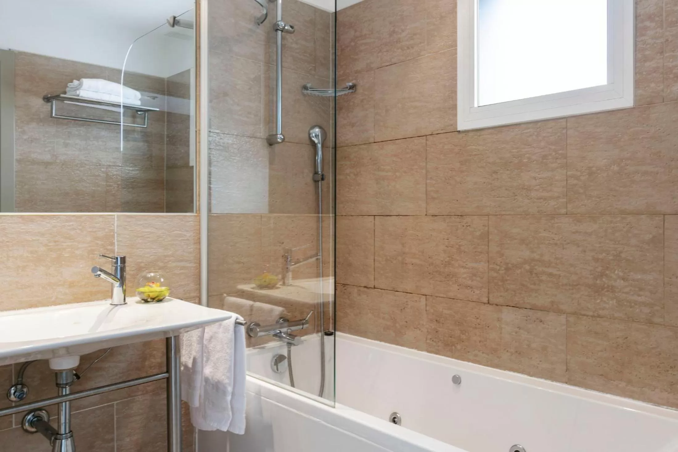 Hot Tub in Globales Acis y Galatea