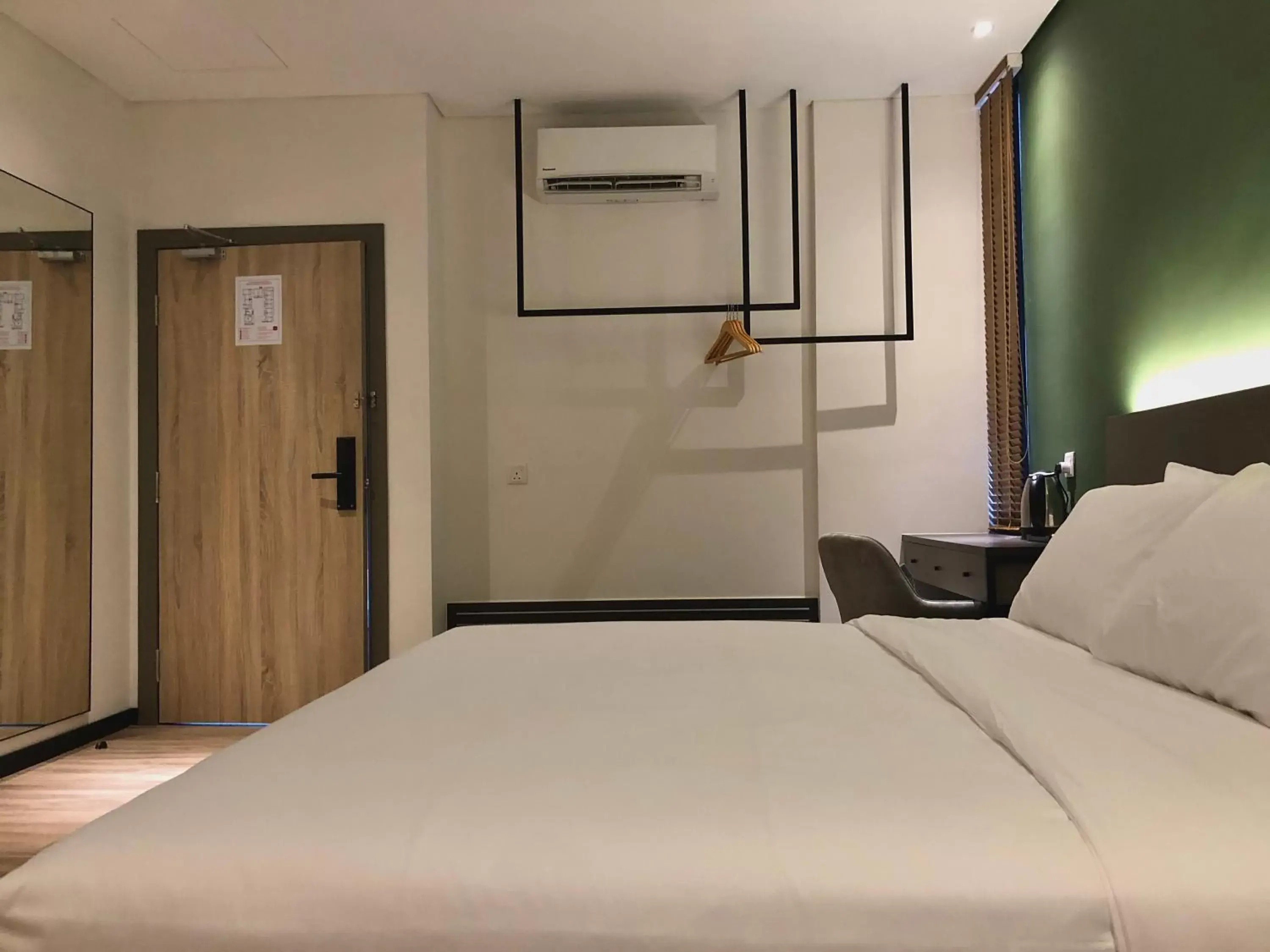 Bedroom, Bed in The Gallivant Hotel