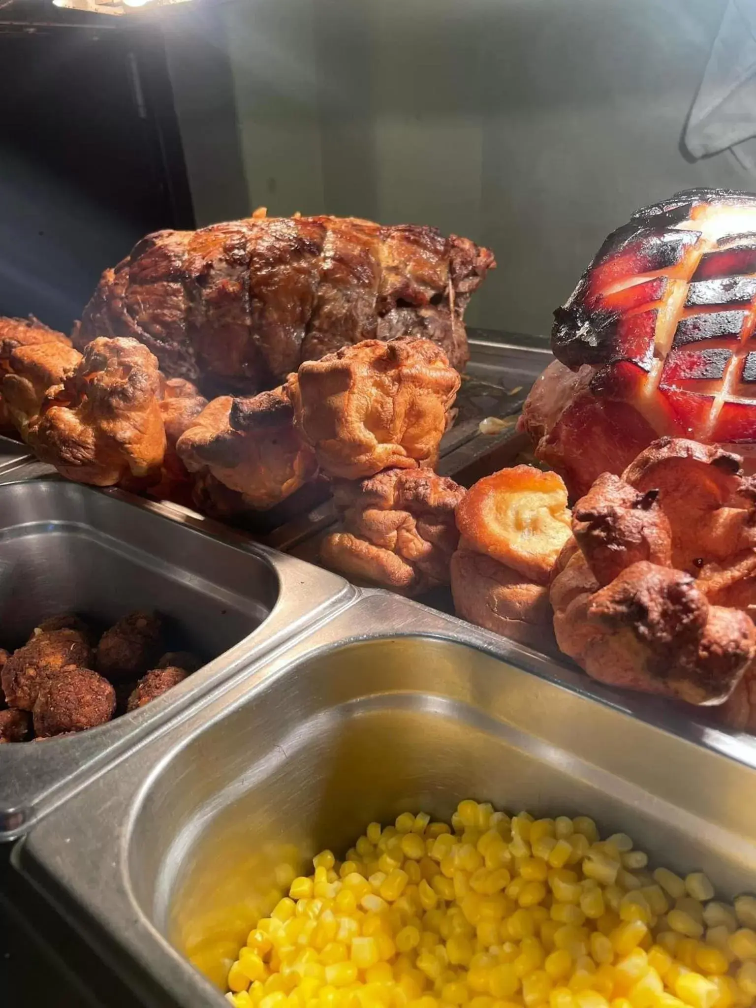 Food and drinks in The Fountain Inn & Riverside Restaurant Food and drinks in The Fountain Inn & Riverside Restaurant