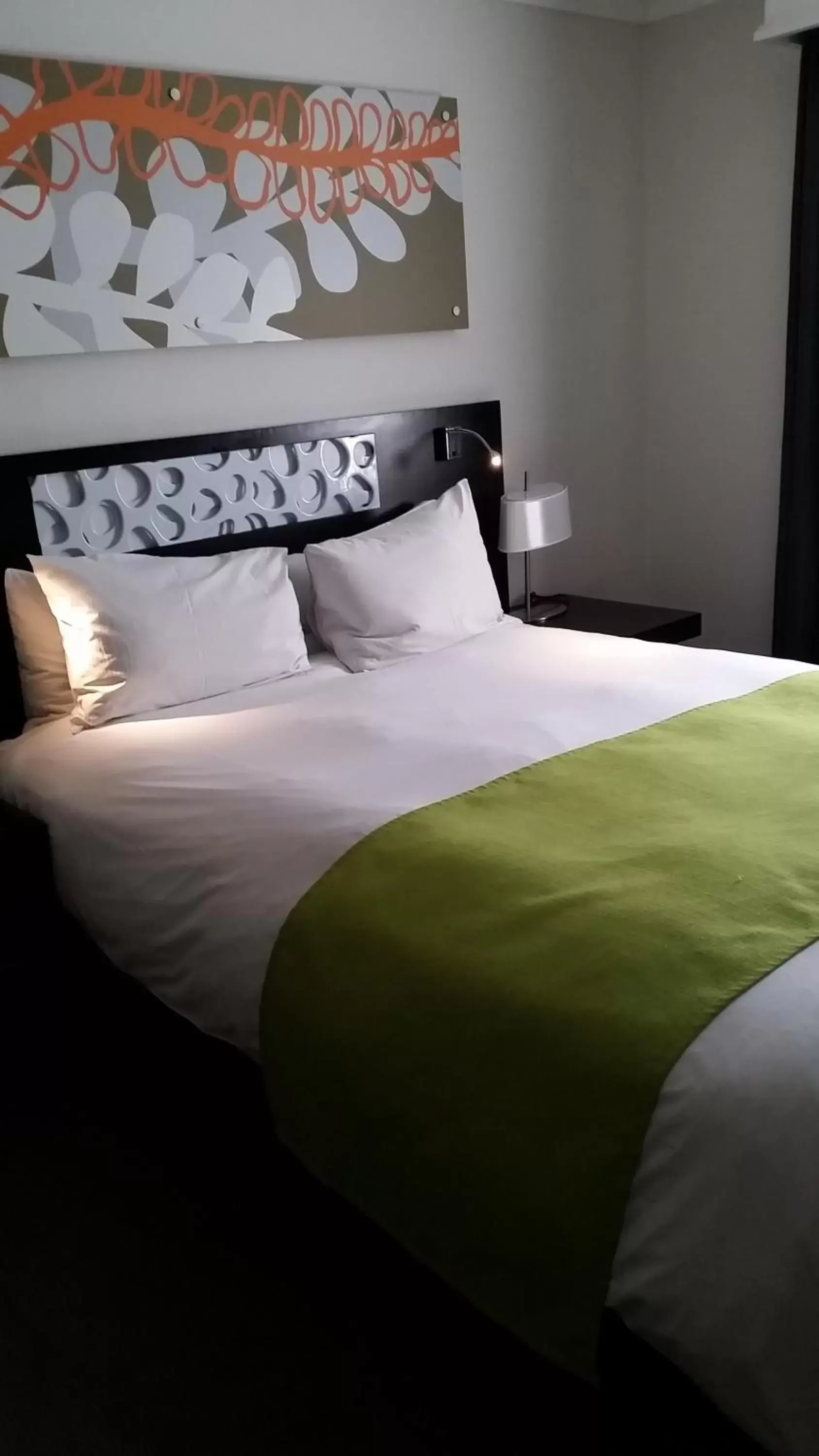 Bed in ONOMO Hotel Cape Town – Inn On The Square