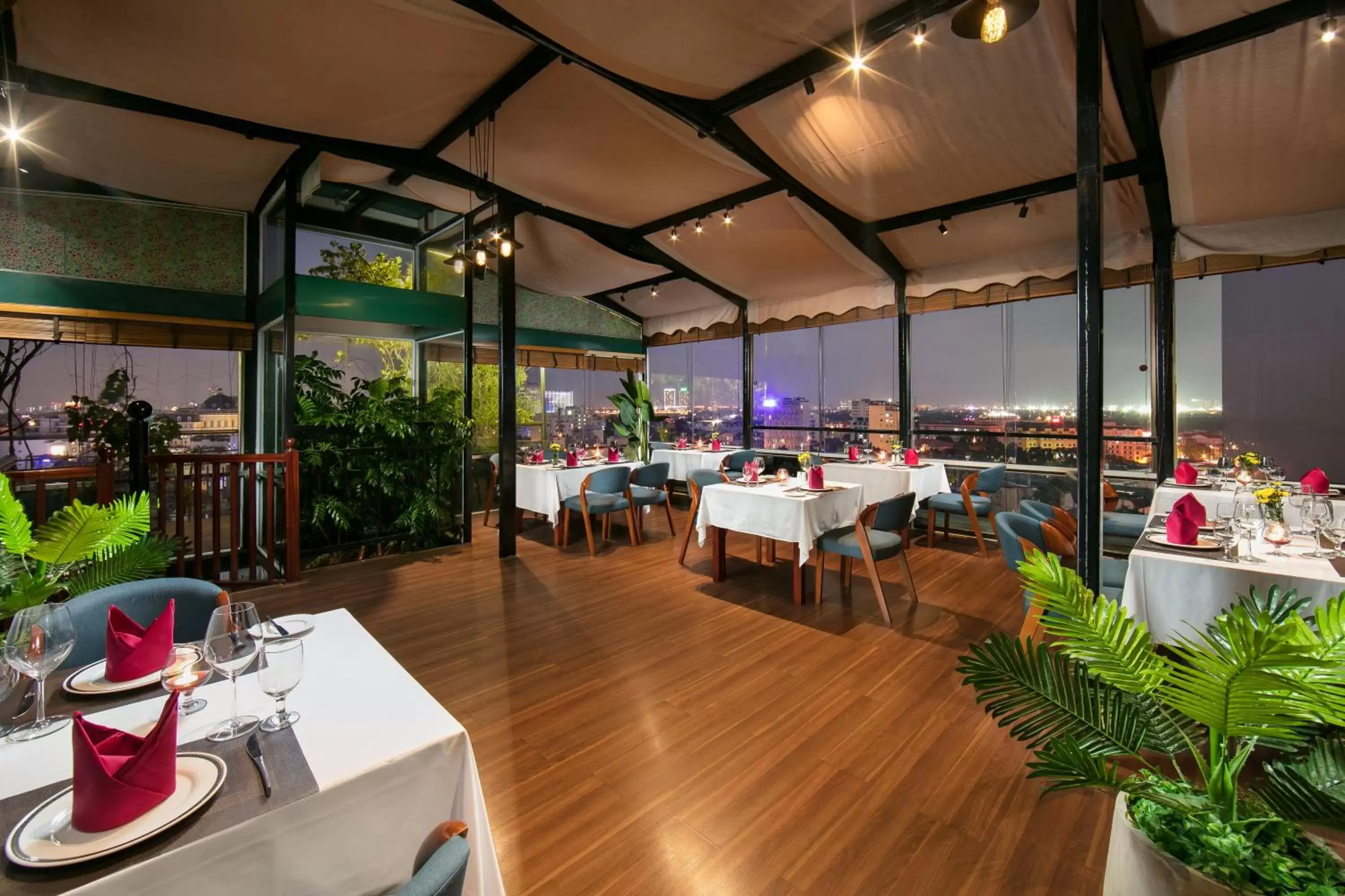 Restaurant/Places to Eat in La Casa Hanoi Hotel