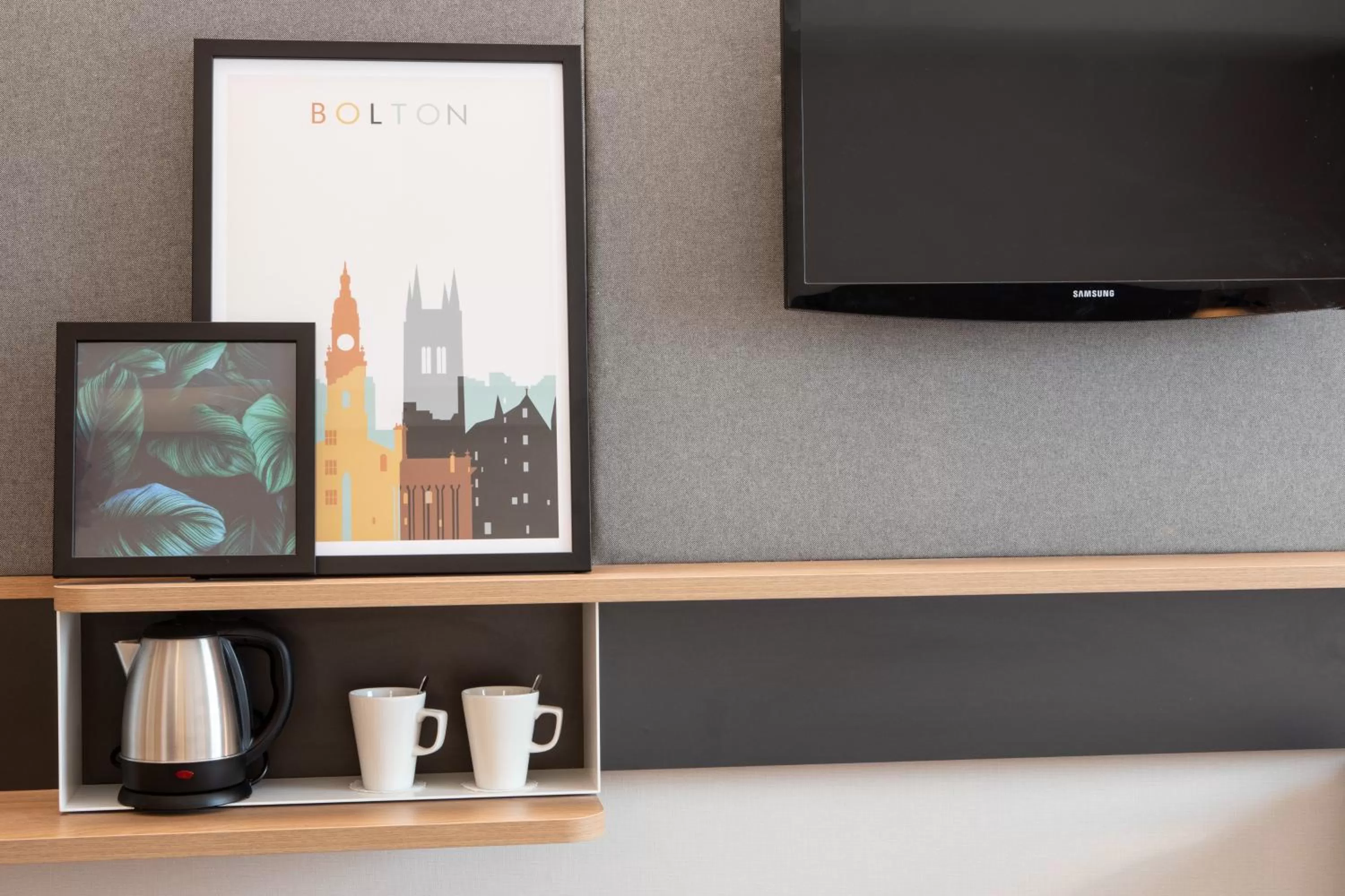 Coffee/tea facilities in Holiday Inn Bolton Centre by IHG