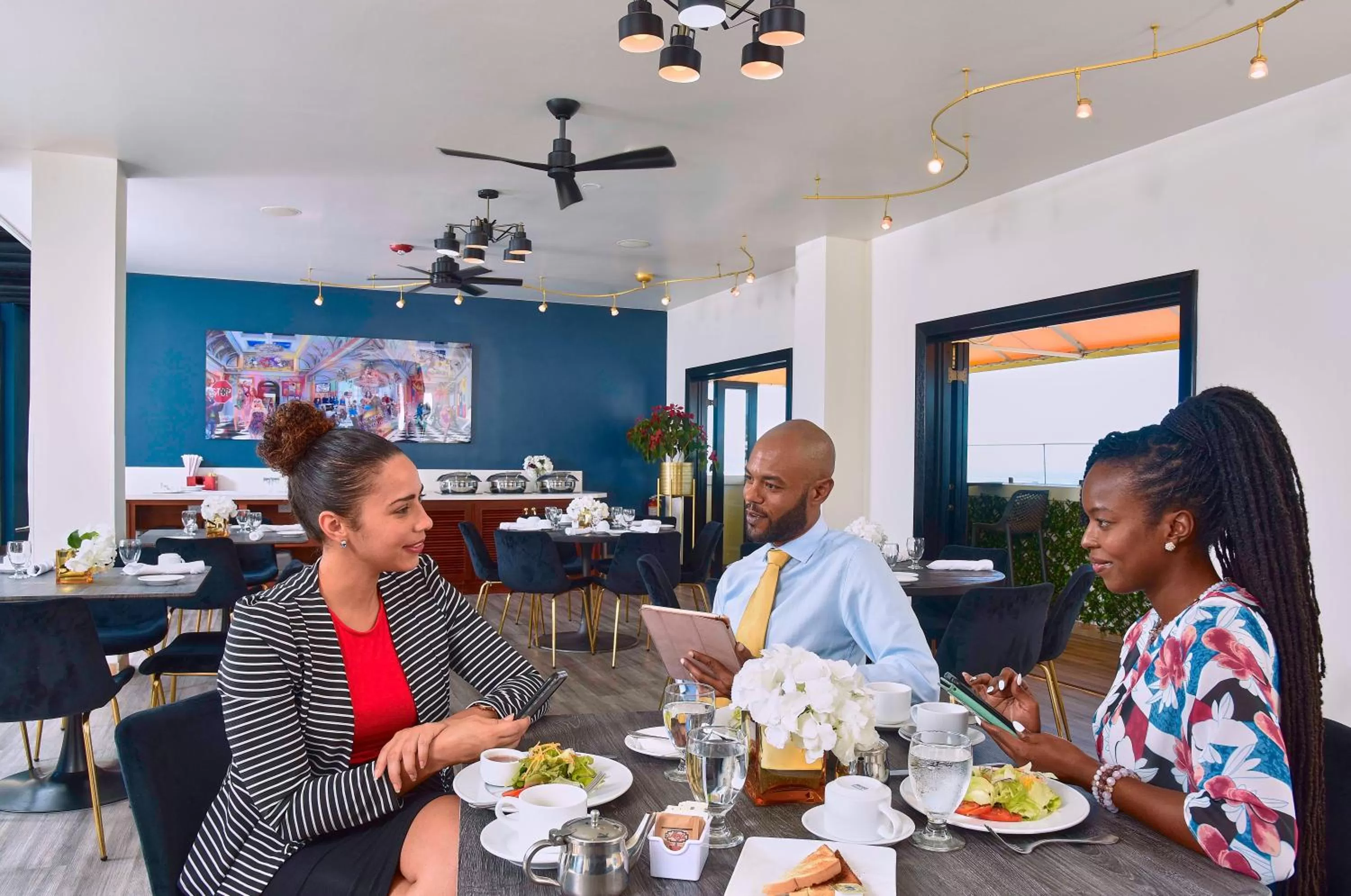 Restaurant/places to eat in R Hotel Kingston