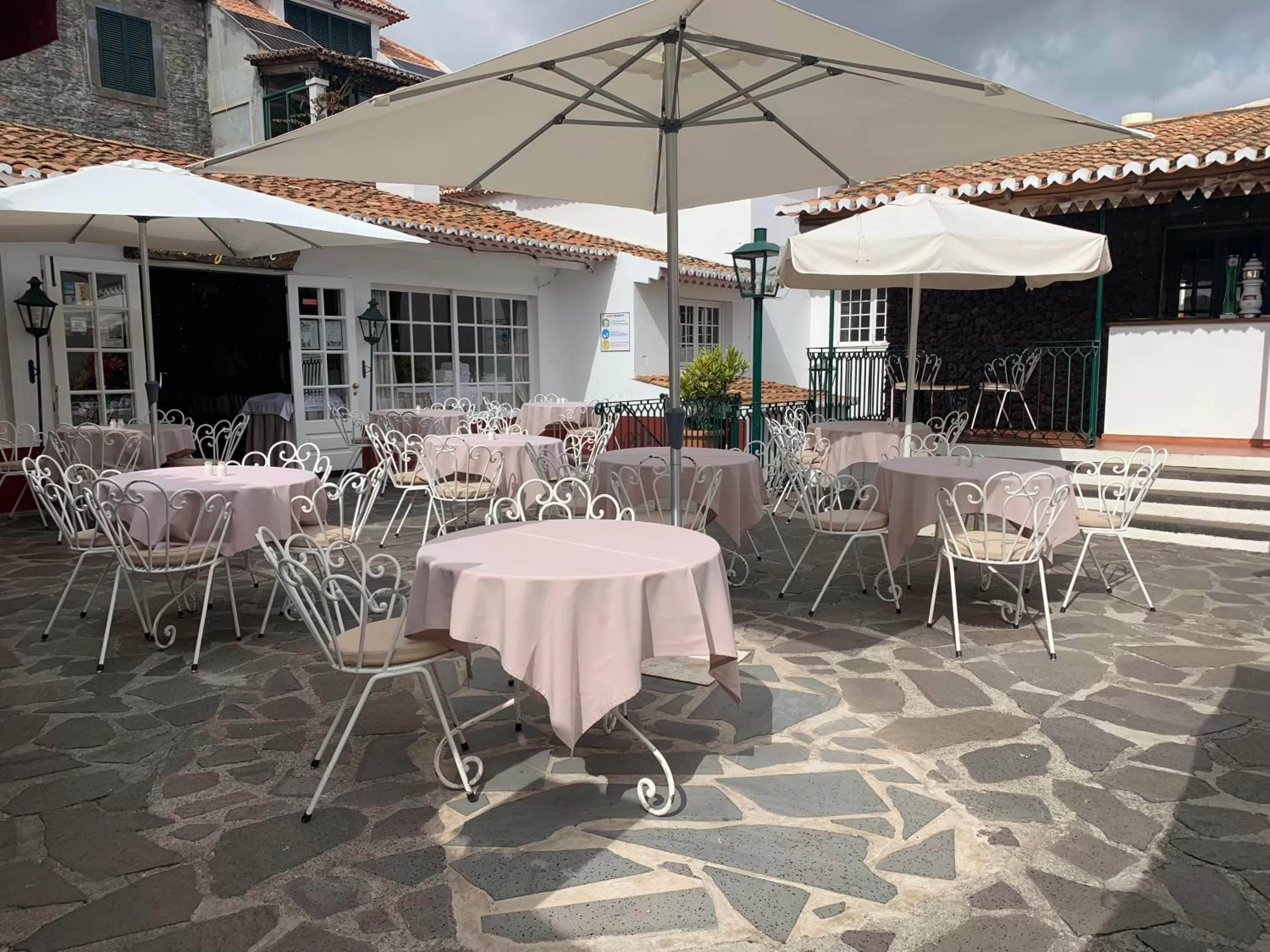 Restaurant/places to eat in Quinta Da Penha De Franca