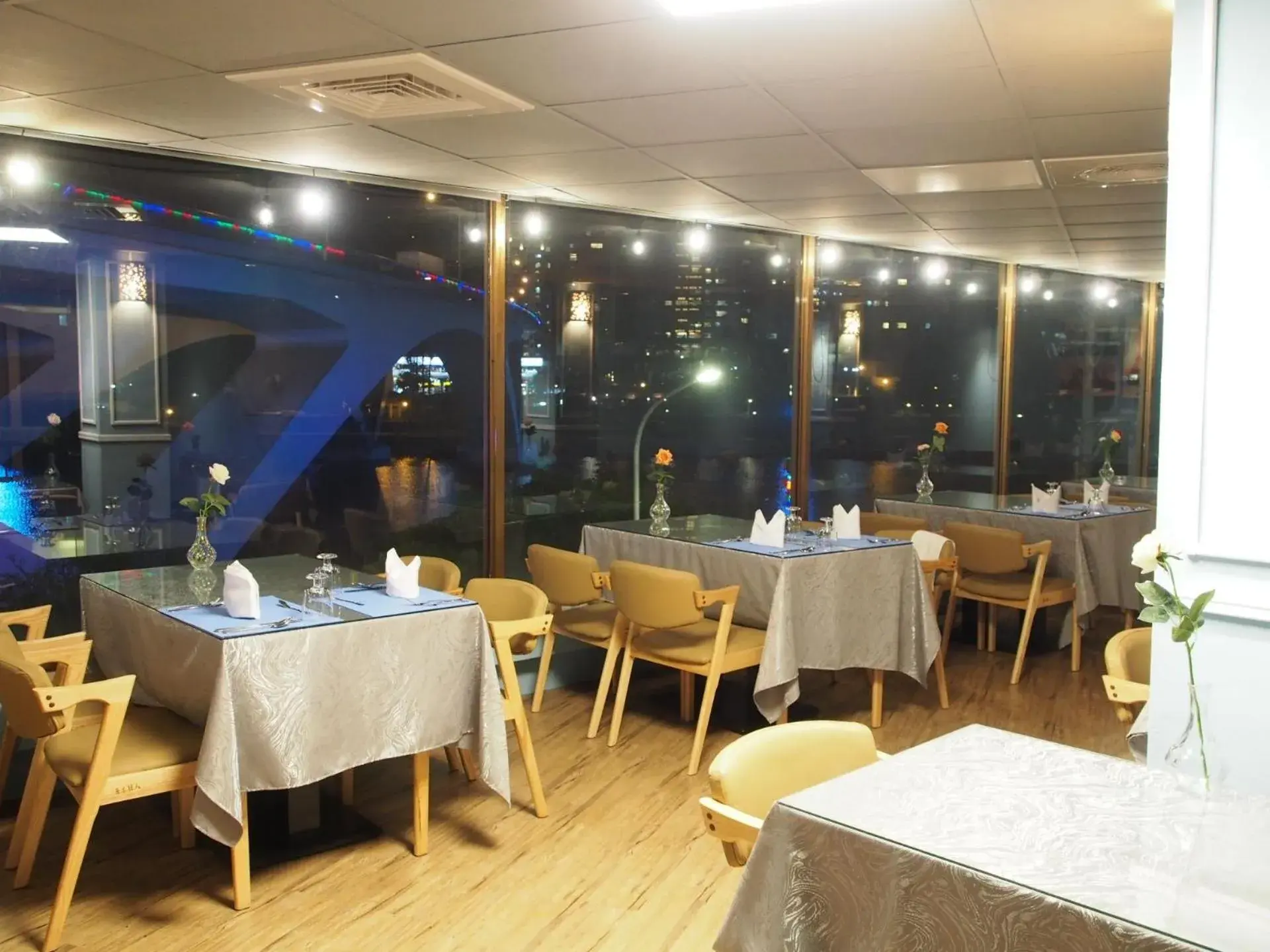 Dinner, Restaurant/Places to Eat in Bitan Hotel