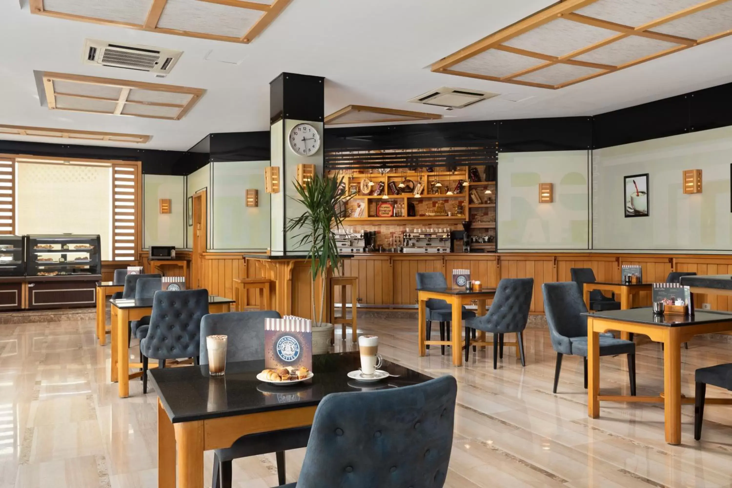 Lounge or bar, Restaurant/Places to Eat in Pickalbatros Dana Beach Resort - Hurghada