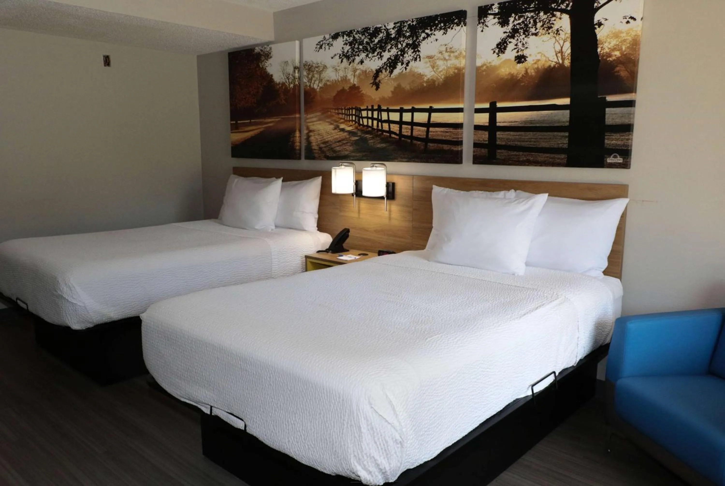 Photo of the whole room, Bed in Days Inn by Wyndham Farmville