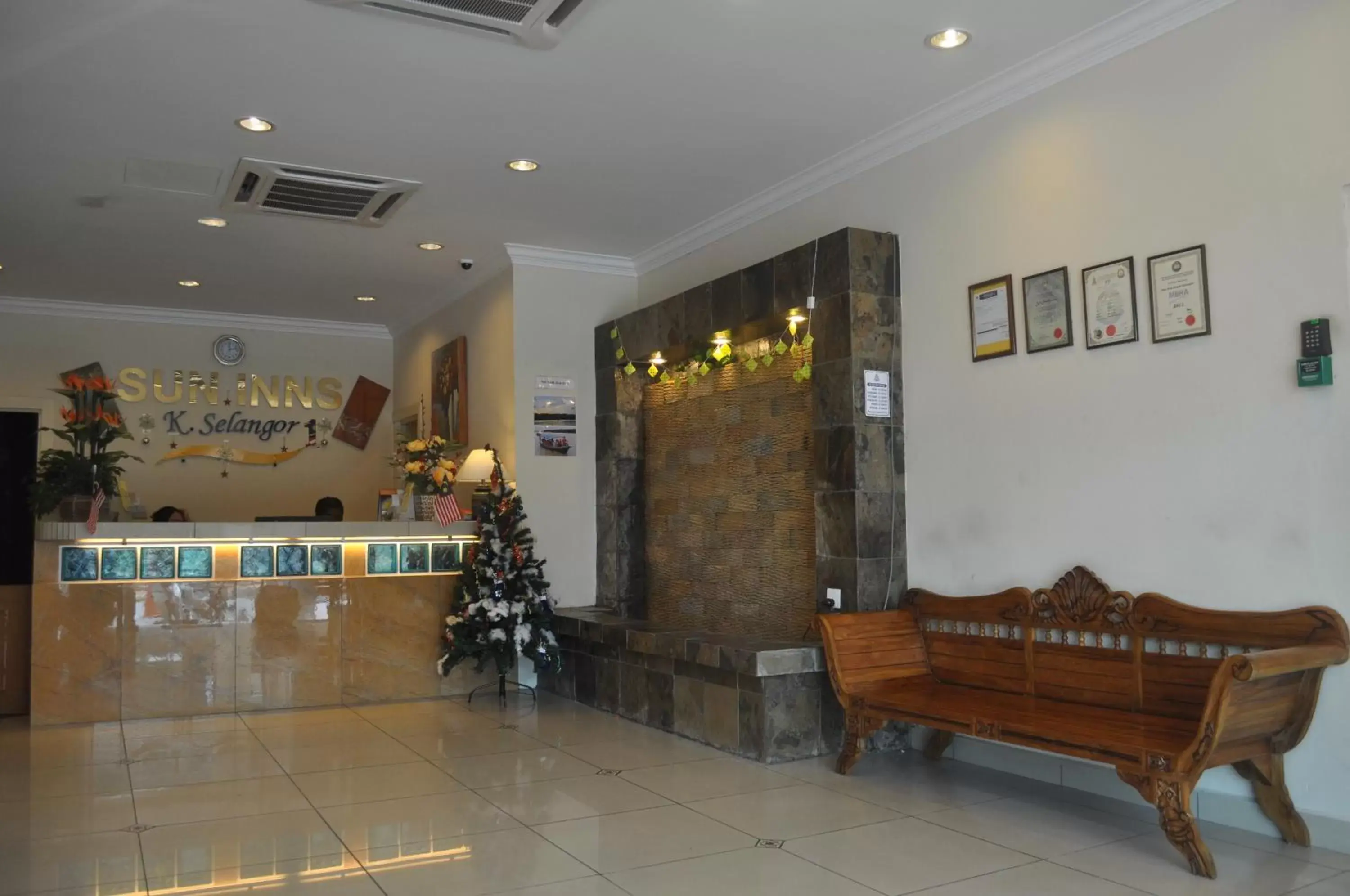 Lobby or reception, Lounge/Bar in Sun Inns Hotel Kuala Selangor