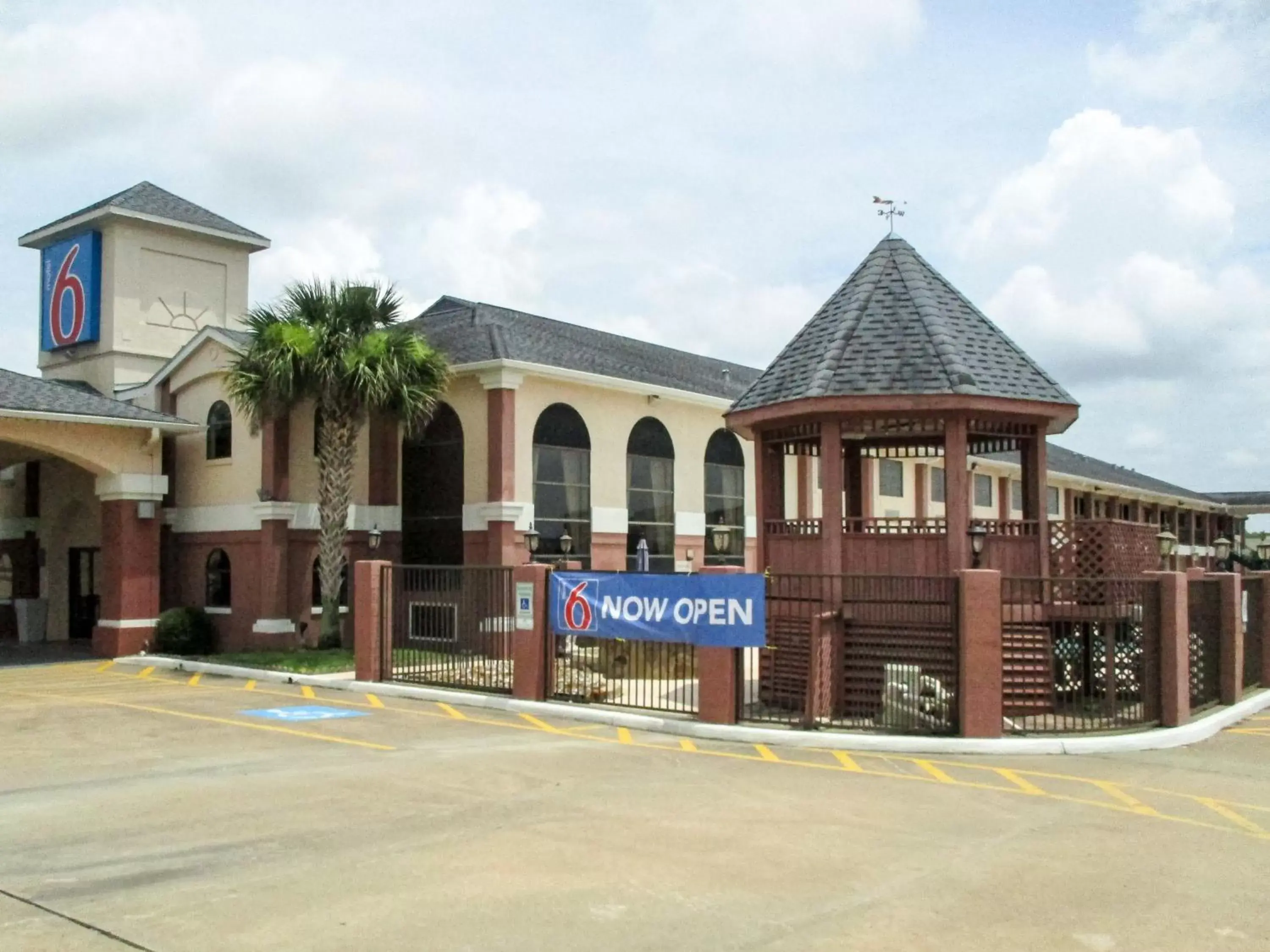 Facade/entrance, Property Building in Motel 6-Brenham, TX