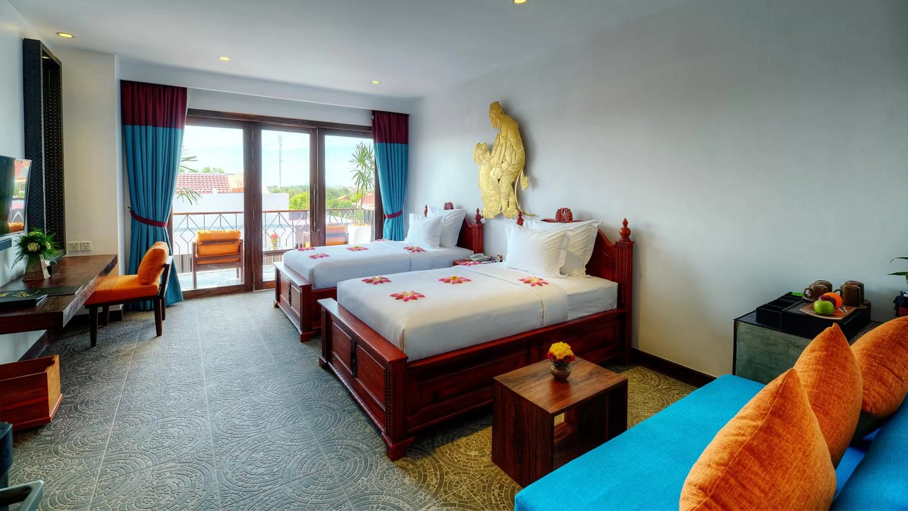 Bedroom, Bed in Golden Temple Retreat