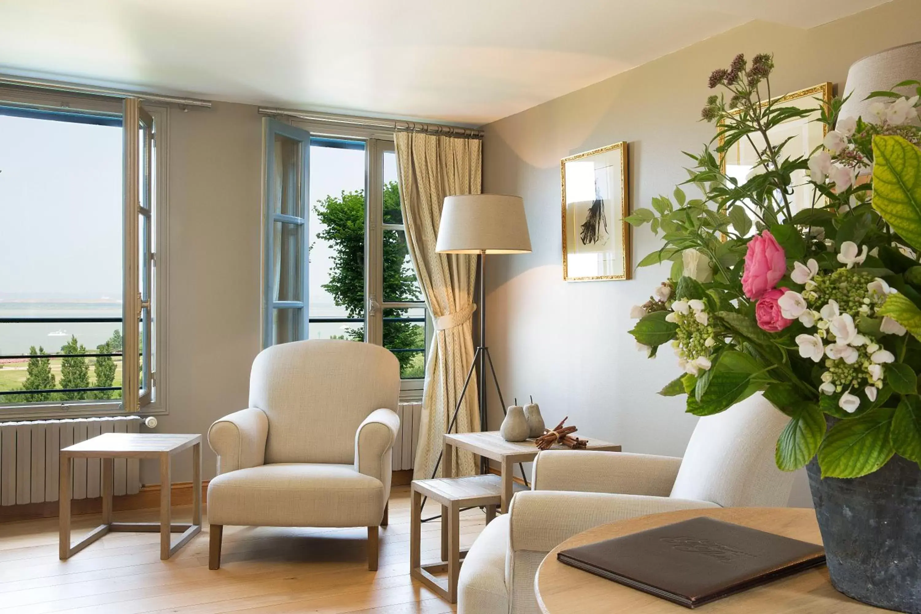 Living room, Seating Area in La Ferme Saint Simeon Spa - Relais & Chateaux