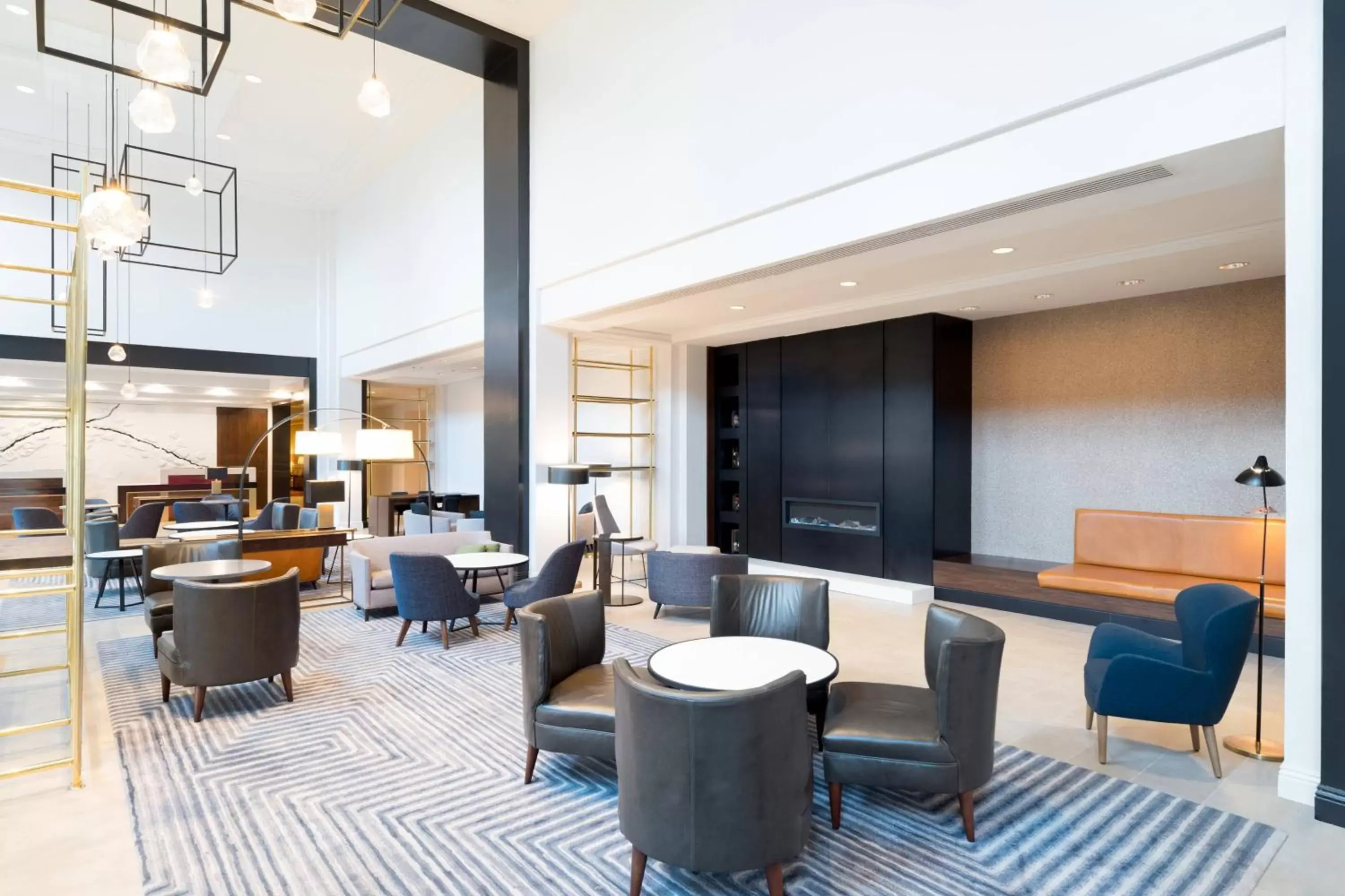 Lobby or reception, Lounge/Bar in Mystic Marriott Hotel and Spa