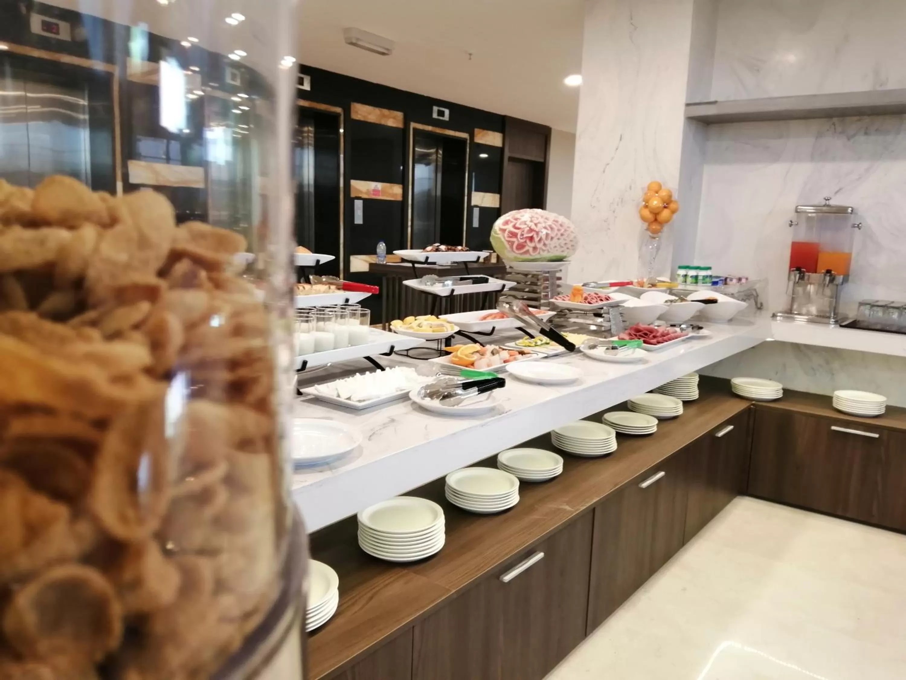 Restaurant/places to eat in Aquila Hotel Jeddah Al Hamra