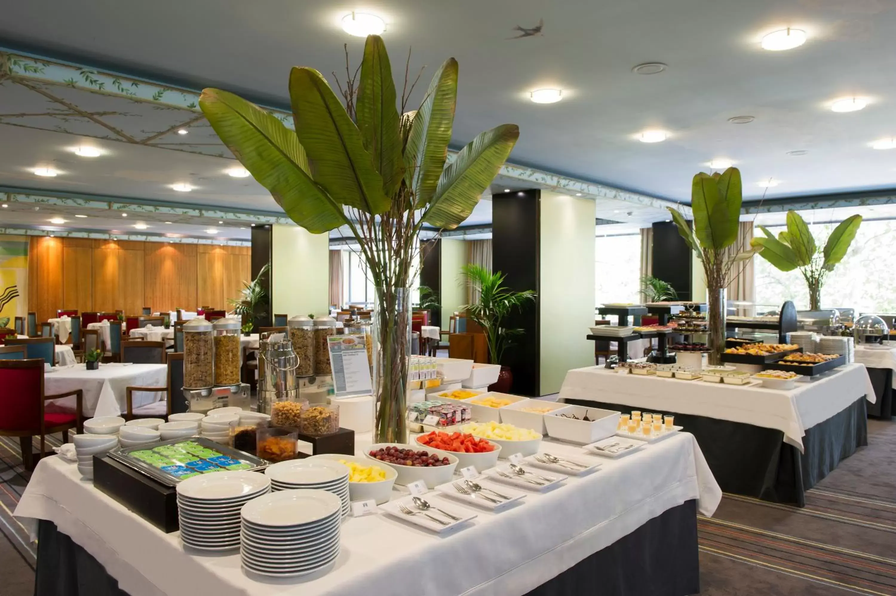Breakfast, Restaurant/Places to Eat in Altis Suites Apartamentos Turísticos