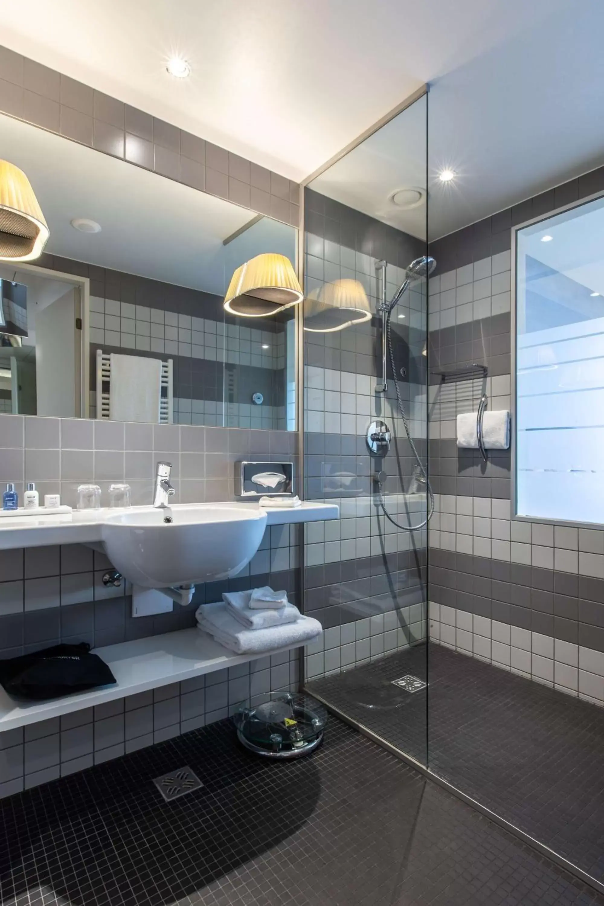 Bathroom in Radisson Blu Hotel Zurich Airport