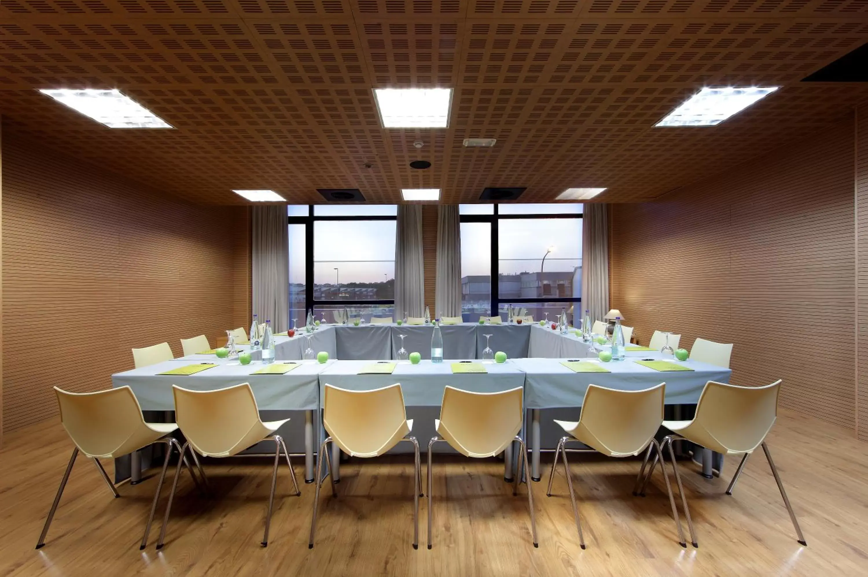 Meeting/conference room in Exe Sevilla Palmera