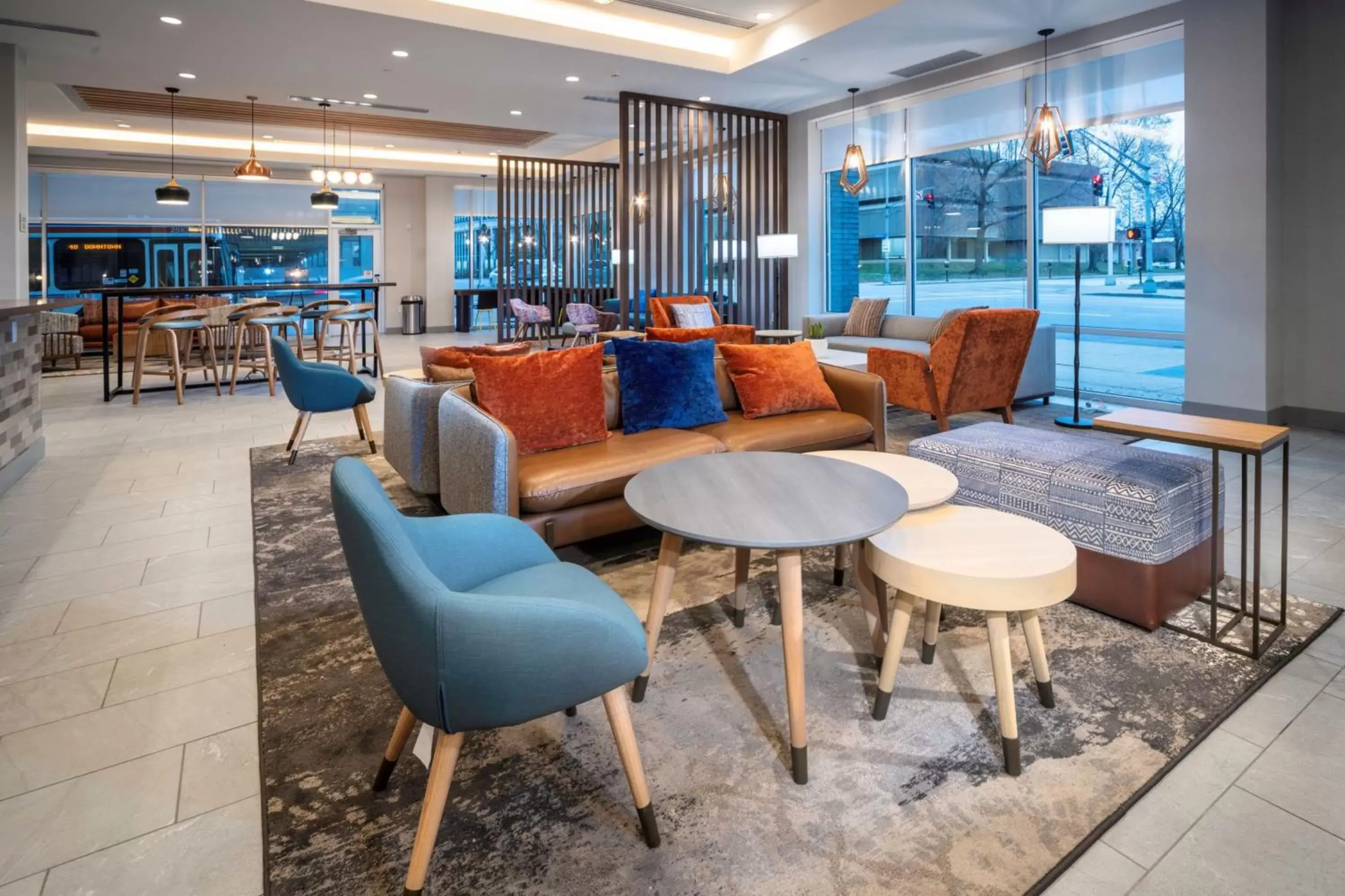 Lobby or reception, Lounge/Bar in TownePlace Suites by Marriott Louisville Downtown