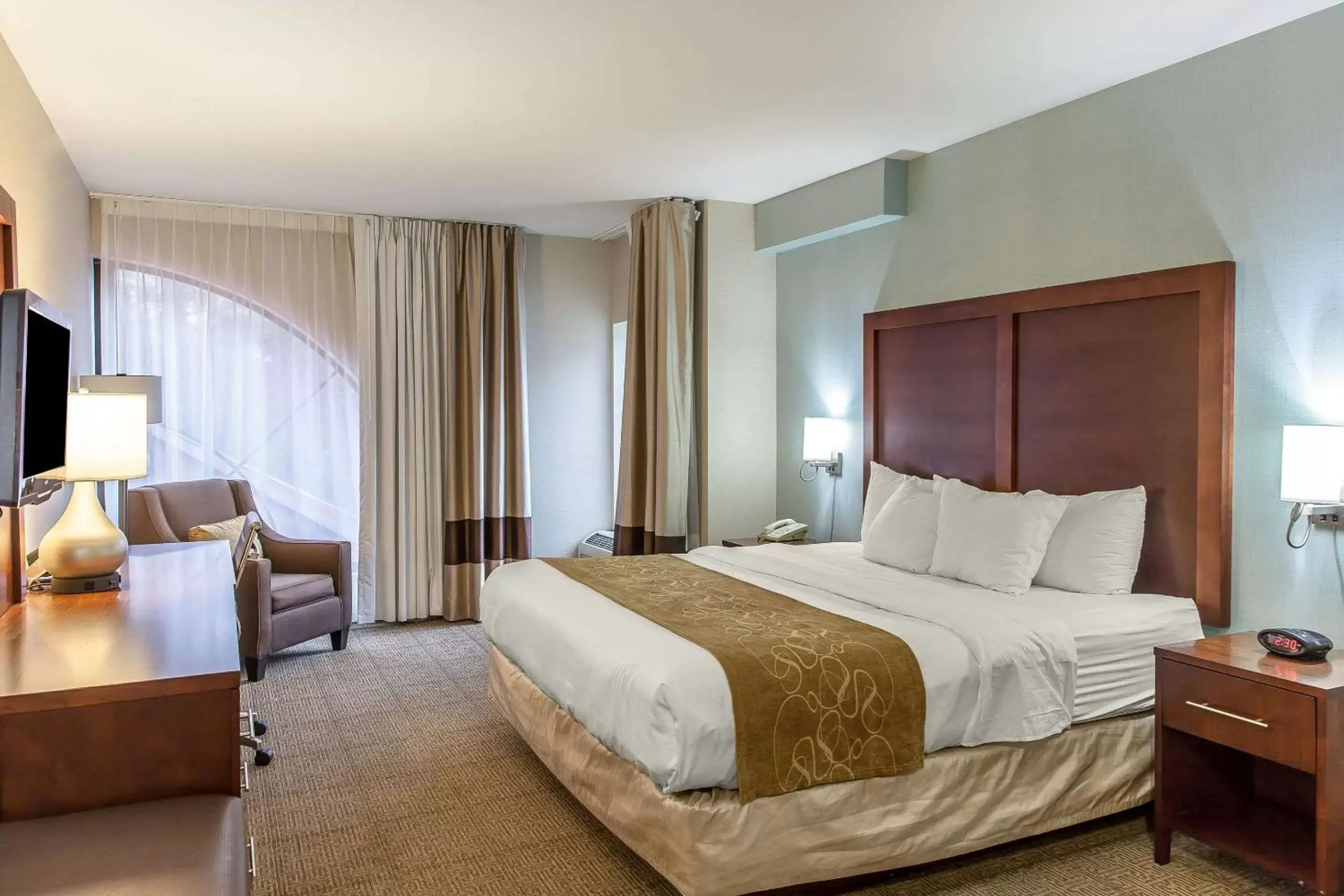 Bedroom, Bed in Comfort Suites Ocean City West