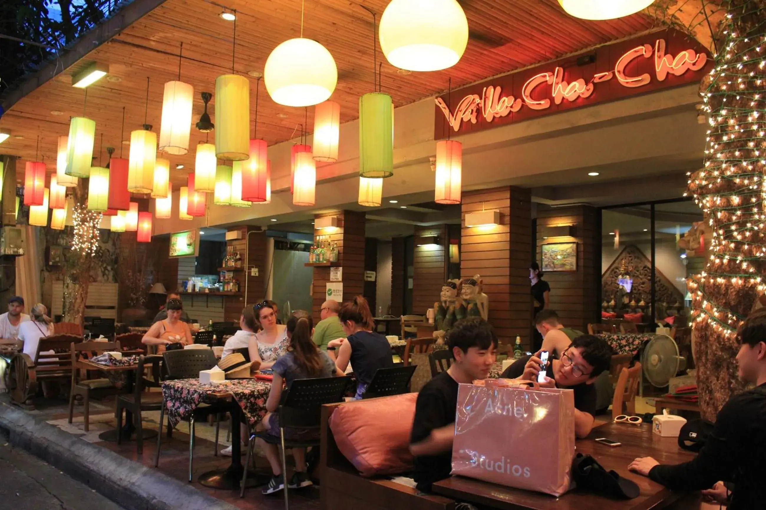 Restaurant/Places to Eat in Villa Cha-Cha Khaosan Rambuttri