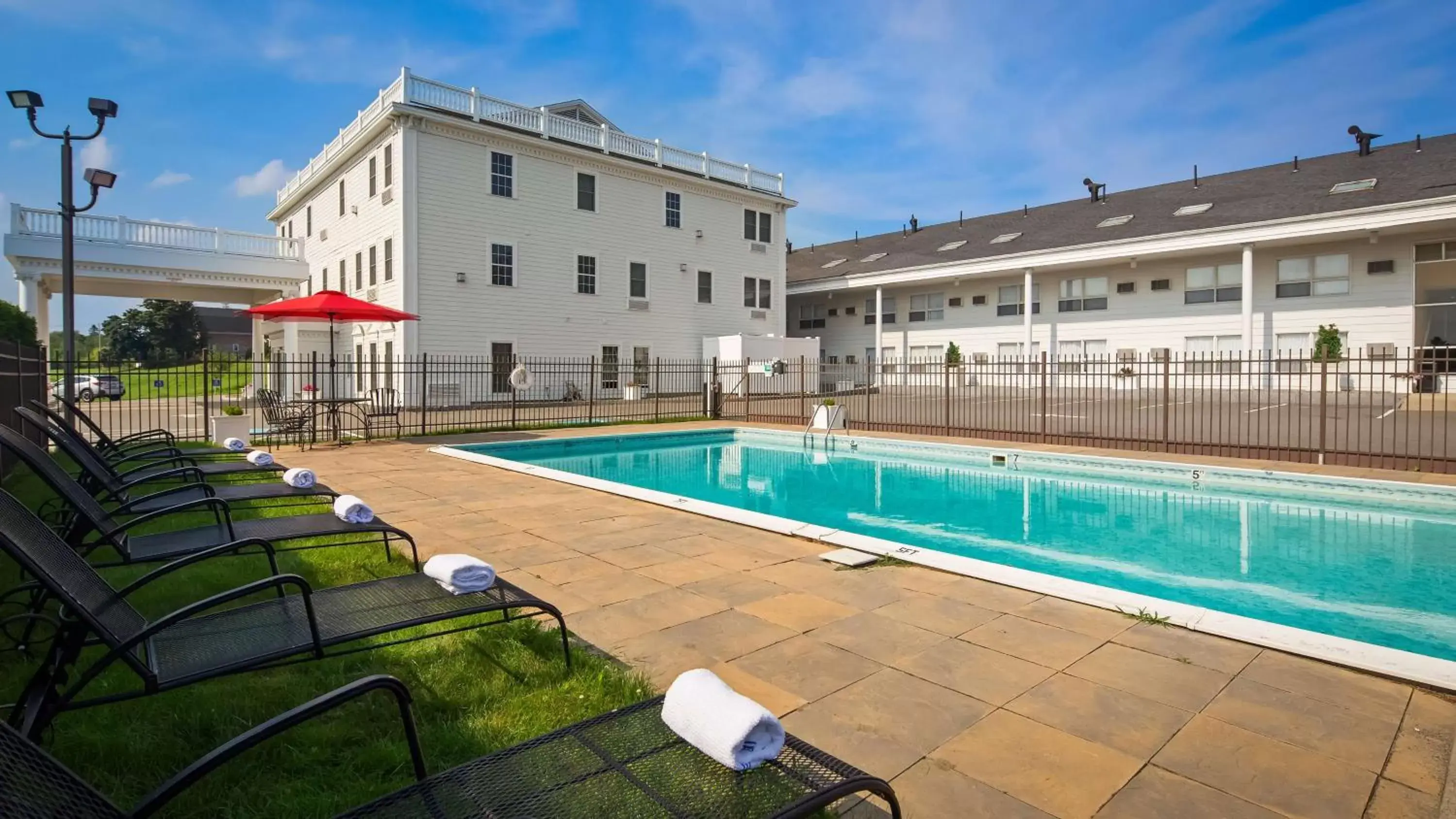 Pool view, Swimming Pool in Best Western White House Inn