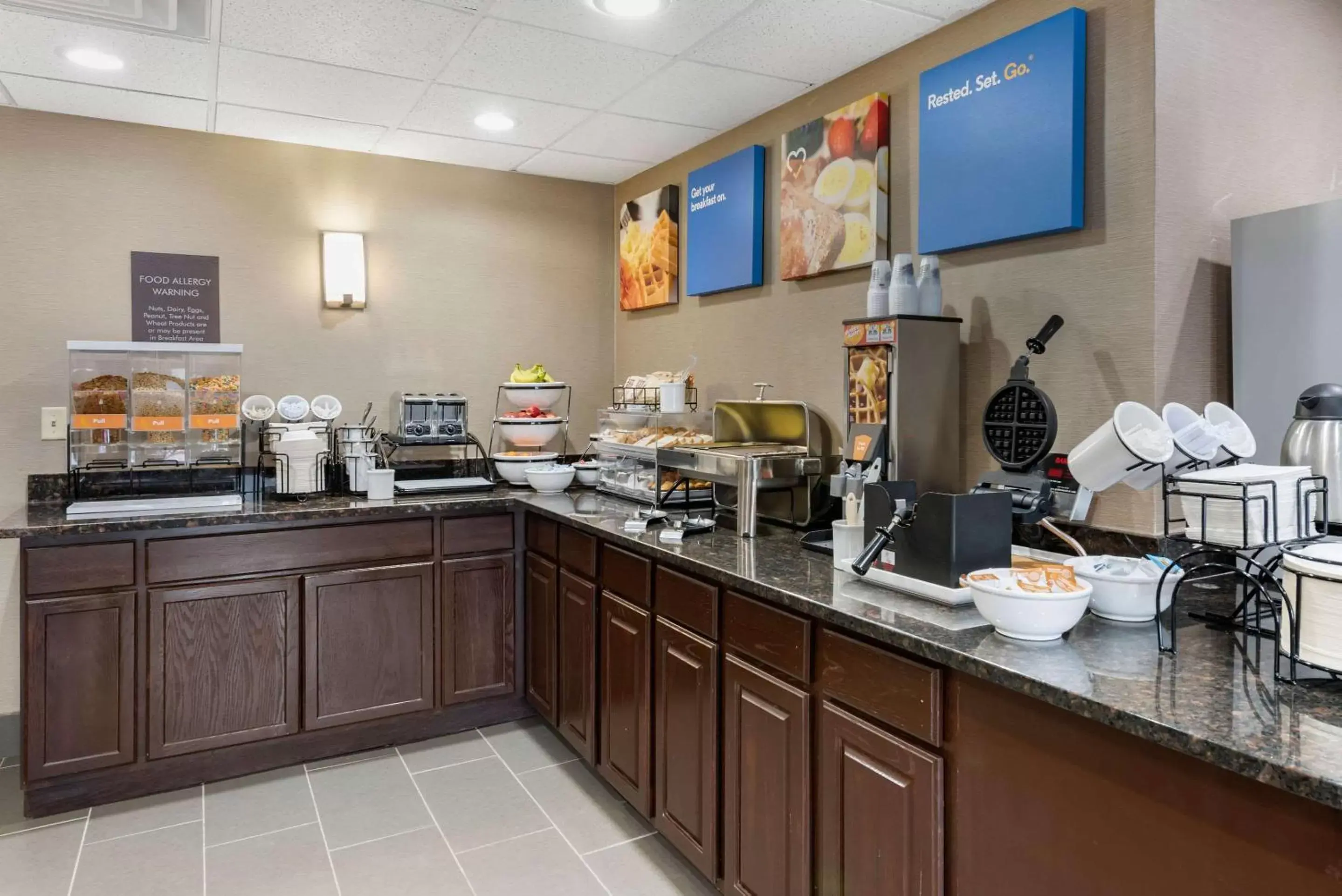 Restaurant/Places to Eat in Comfort Inn & Suites