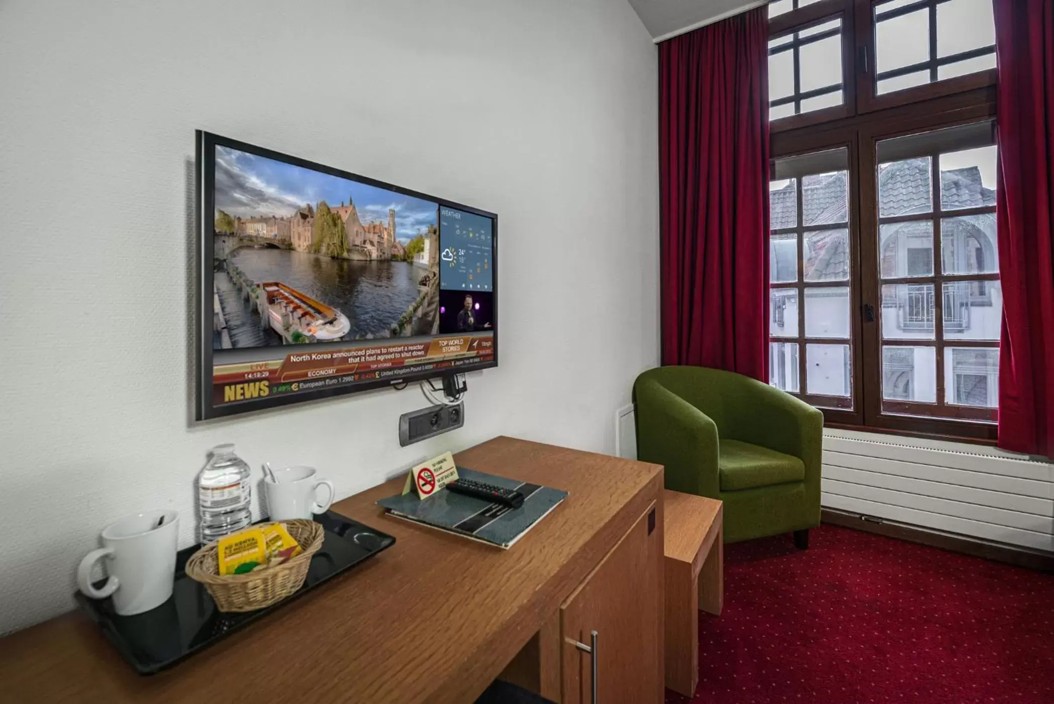 TV and multimedia, TV/Entertainment Center in Hotel Bourgoensch Hof