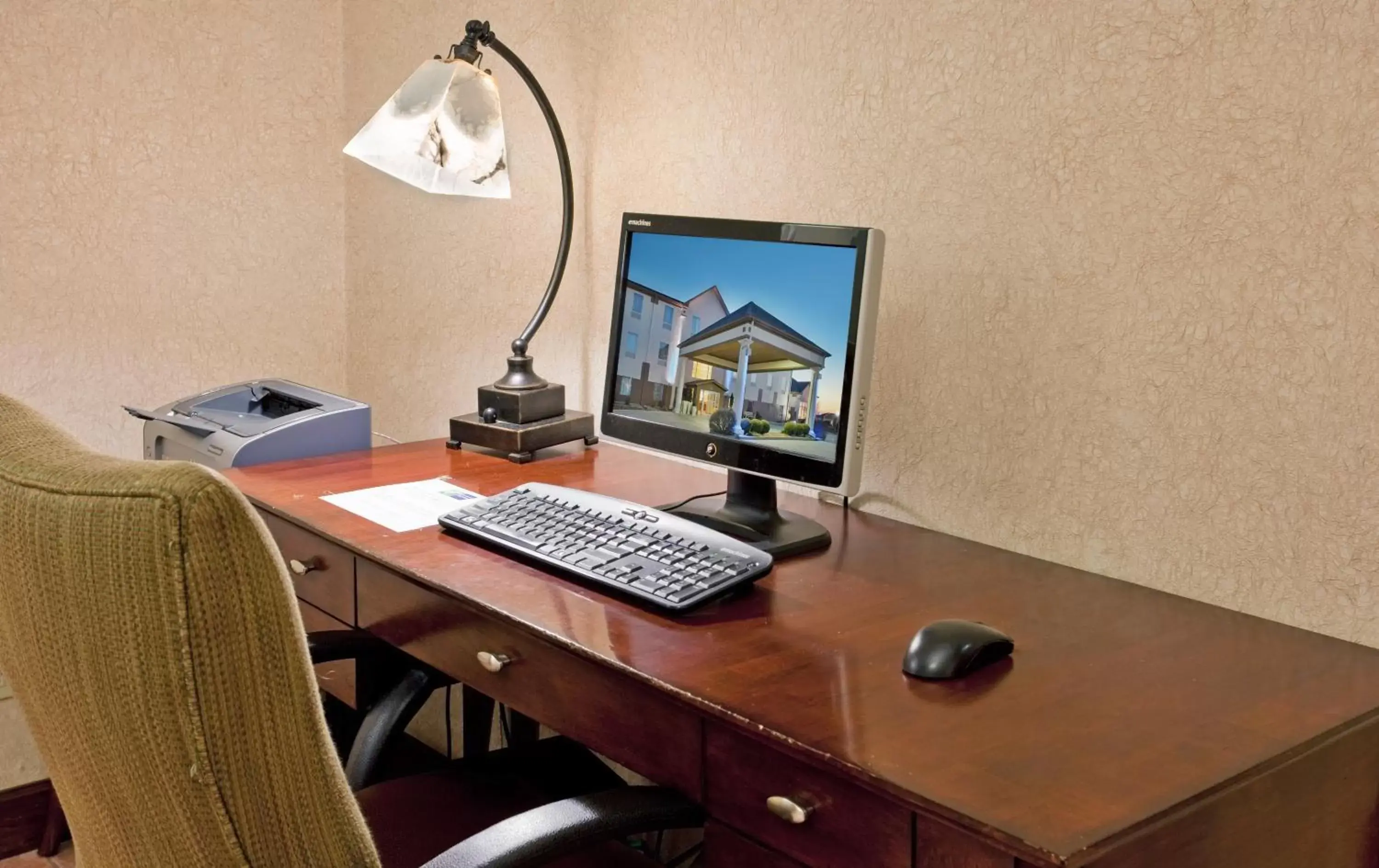 Business facilities in Seasons Inn & Suites Highland