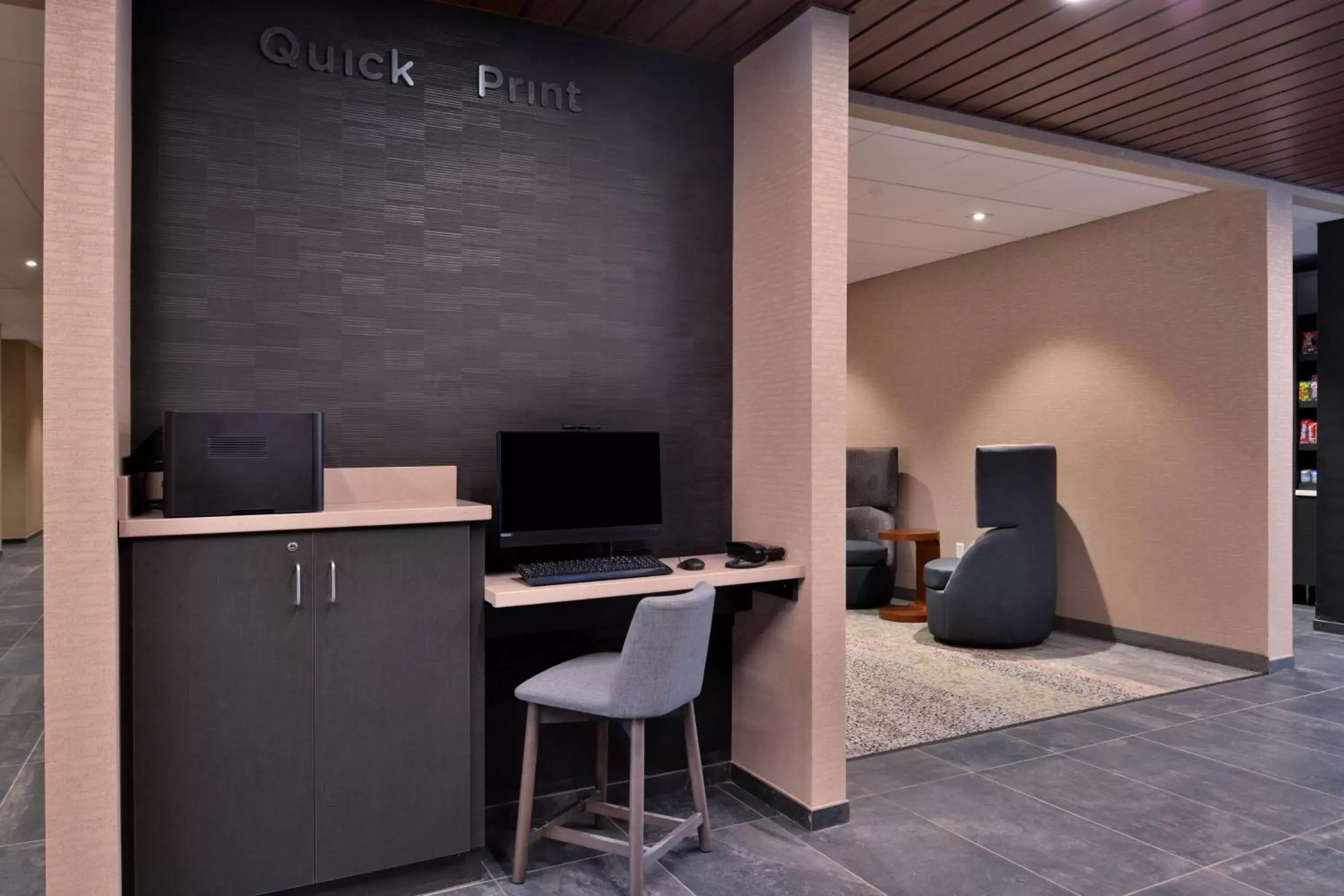 Business facilities, TV/Entertainment Center in Courtyard by Marriott Edina Bloomington