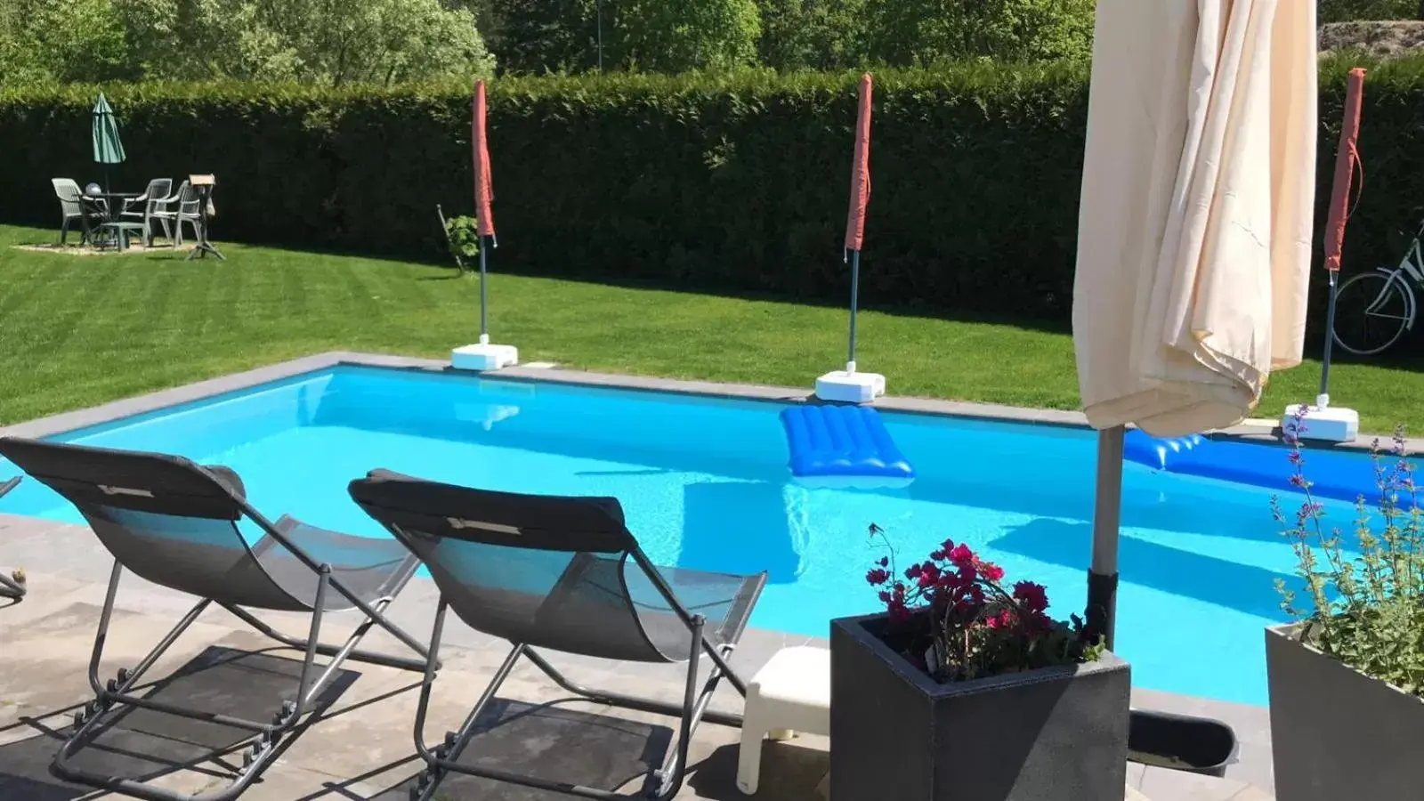 Garden, Swimming Pool in B&B Maison Saint Tropez Eindhoven