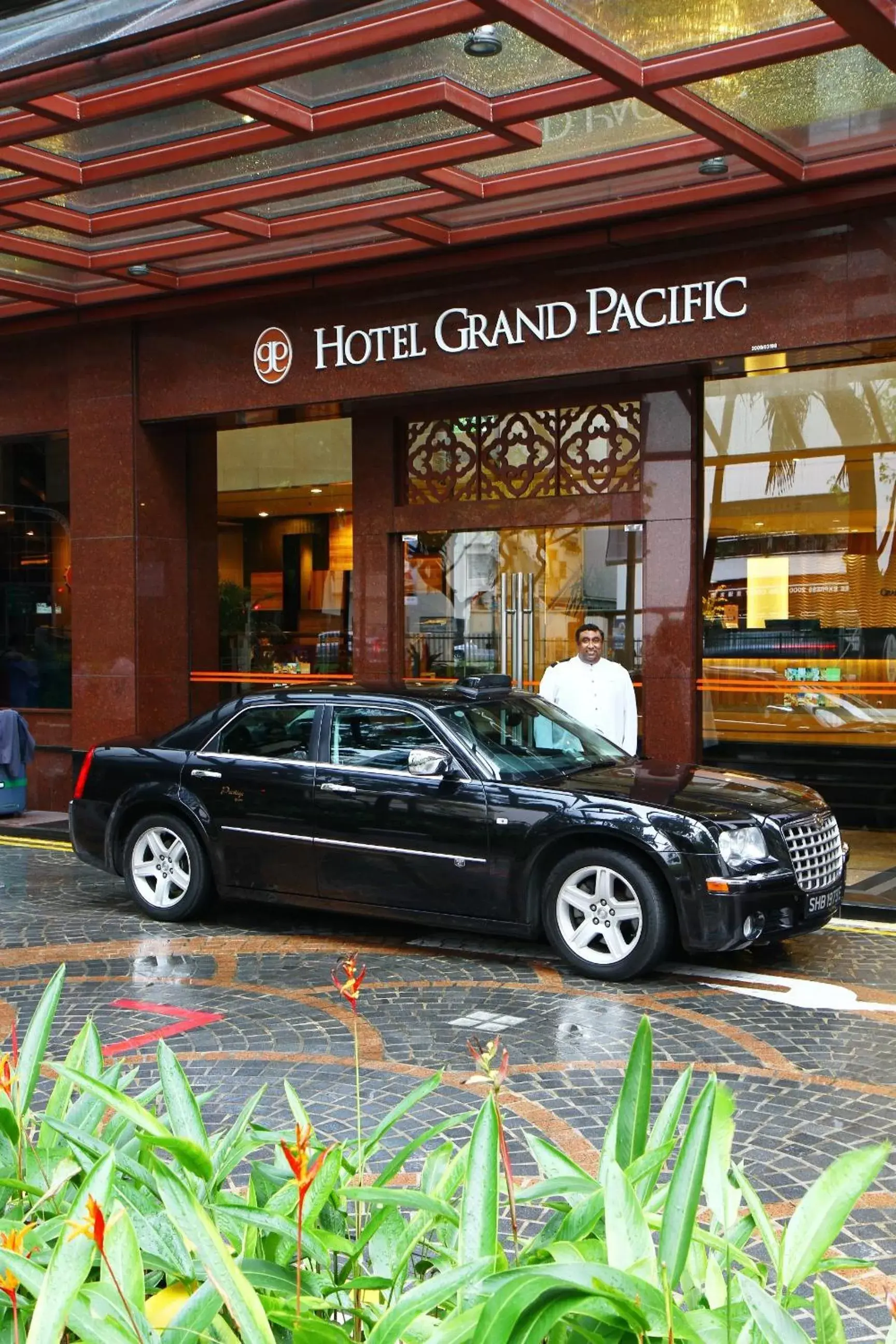 Facade/entrance in Hotel Grand Pacific