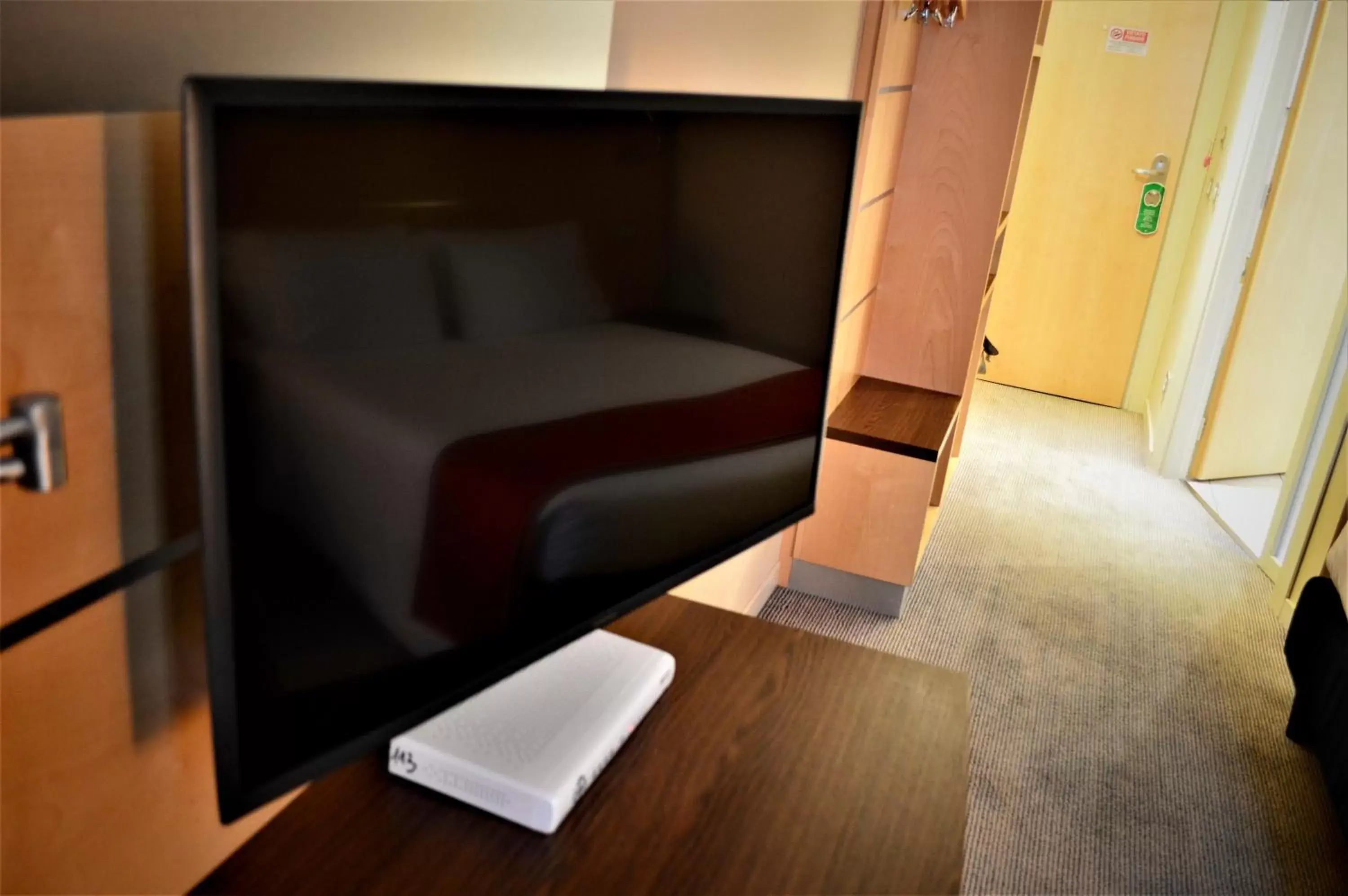 TV and multimedia, TV/Entertainment Center in Bes Hotel Bergamo Ovest