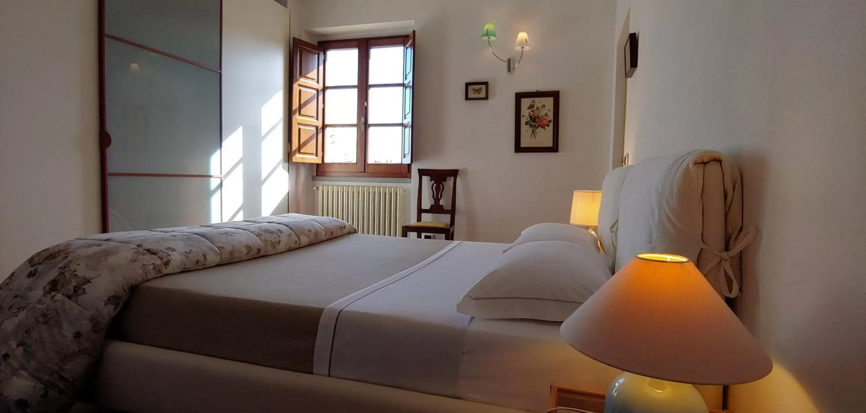 Photo of the whole room, Bed in Torrebianca Tuscany