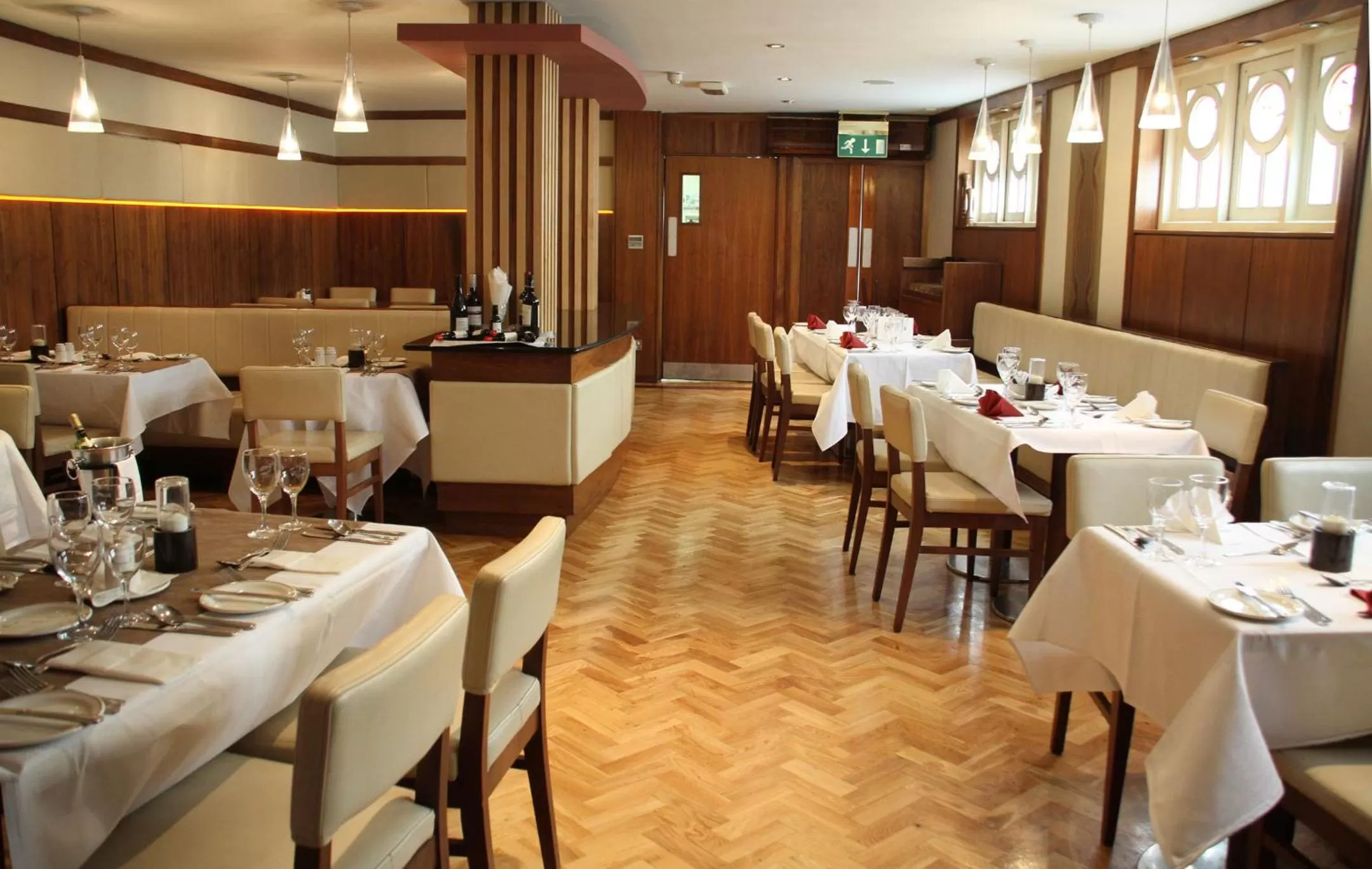 Restaurant/places to eat in Hibernian Hotel & Leisure Centre