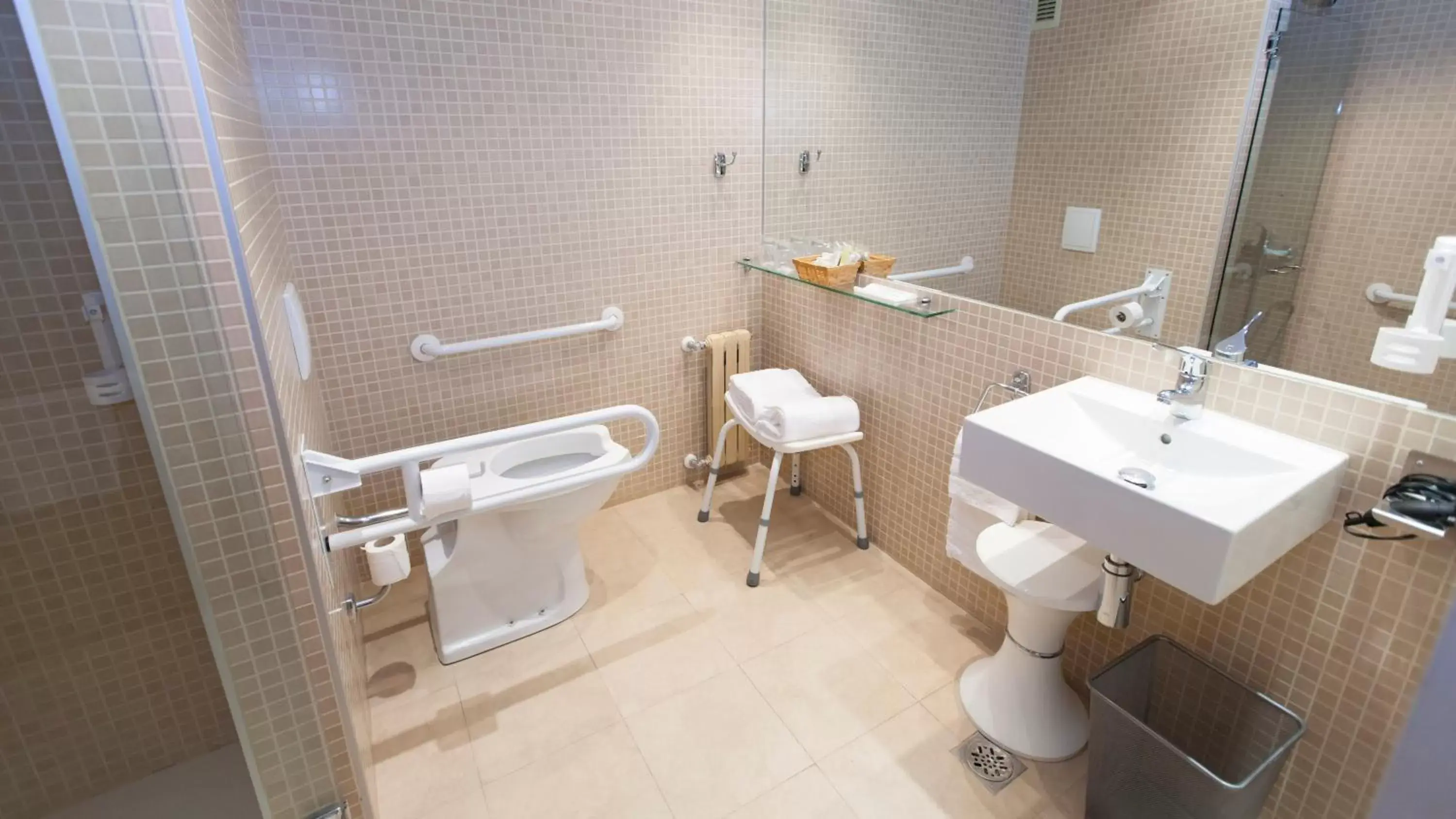 Bathroom in Hotel Zaragoza Royal