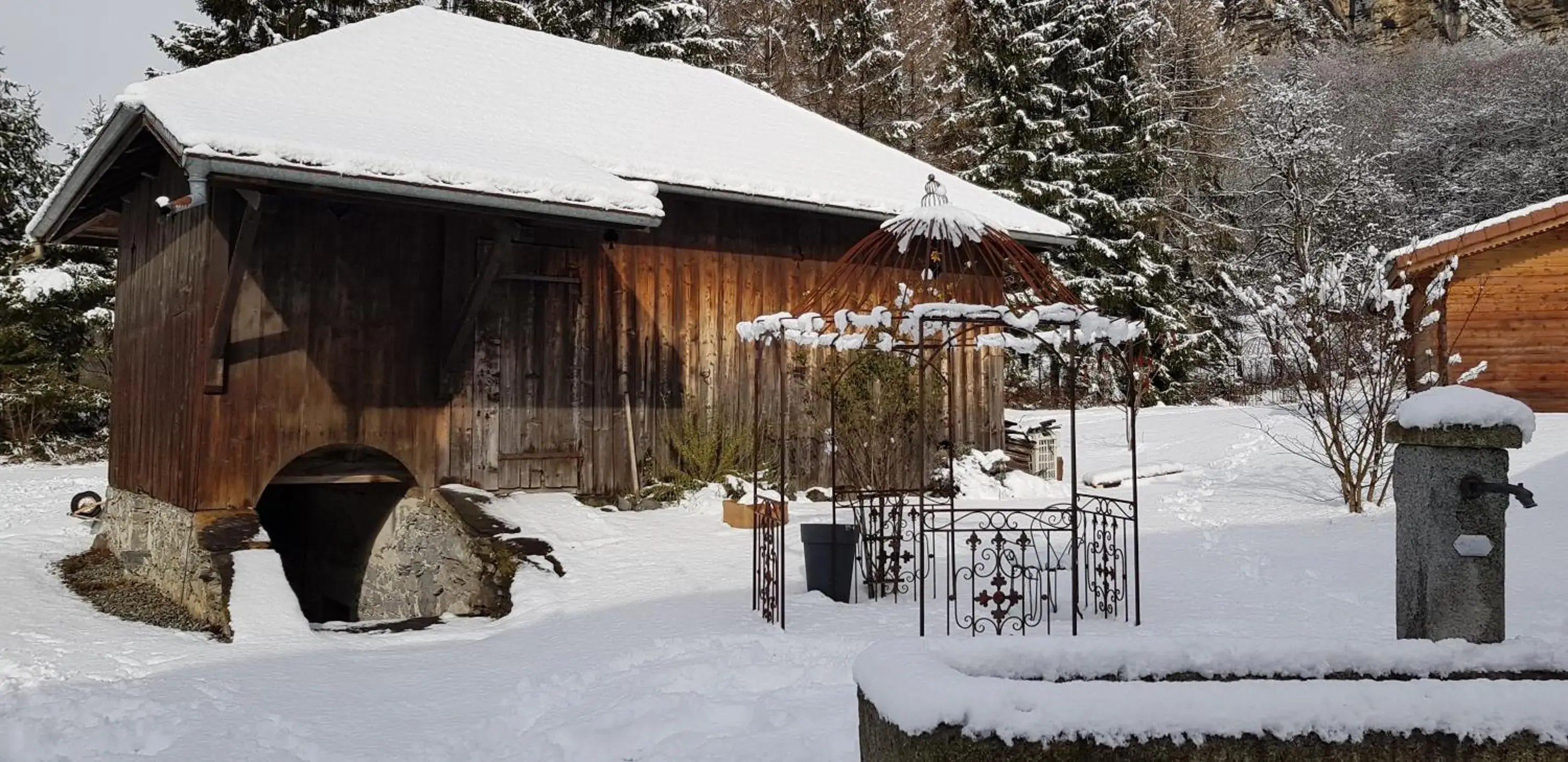 Garden view, Winter in Le Relais Du Mont Blanc