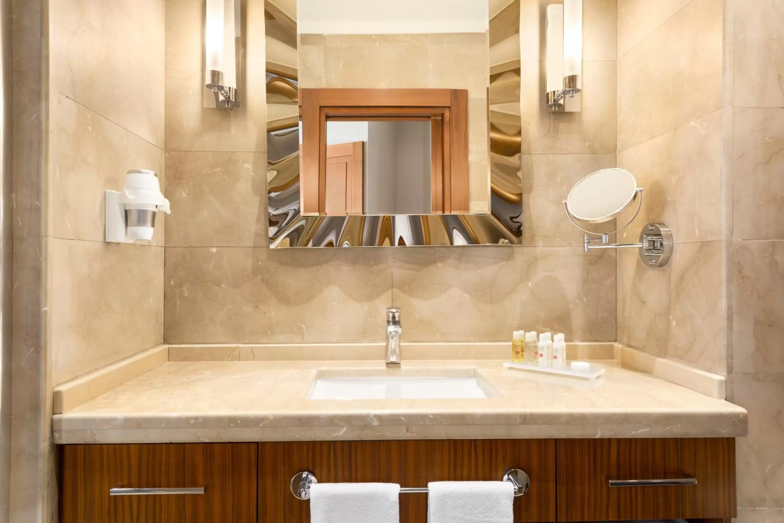 Bathroom in Days Hotel by Wyndham Istanbul Maltepe