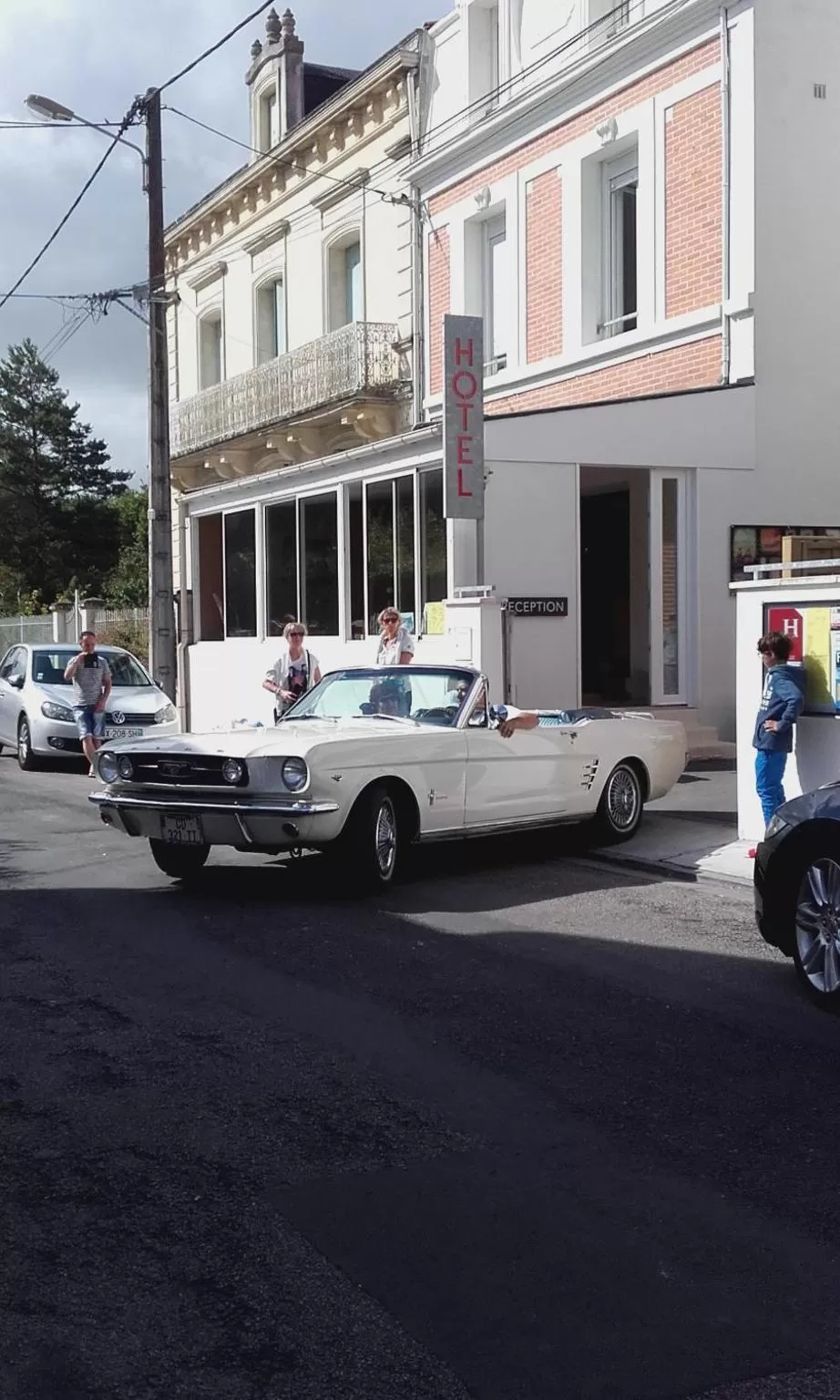 Facade/entrance in Hôtel Le Printemps