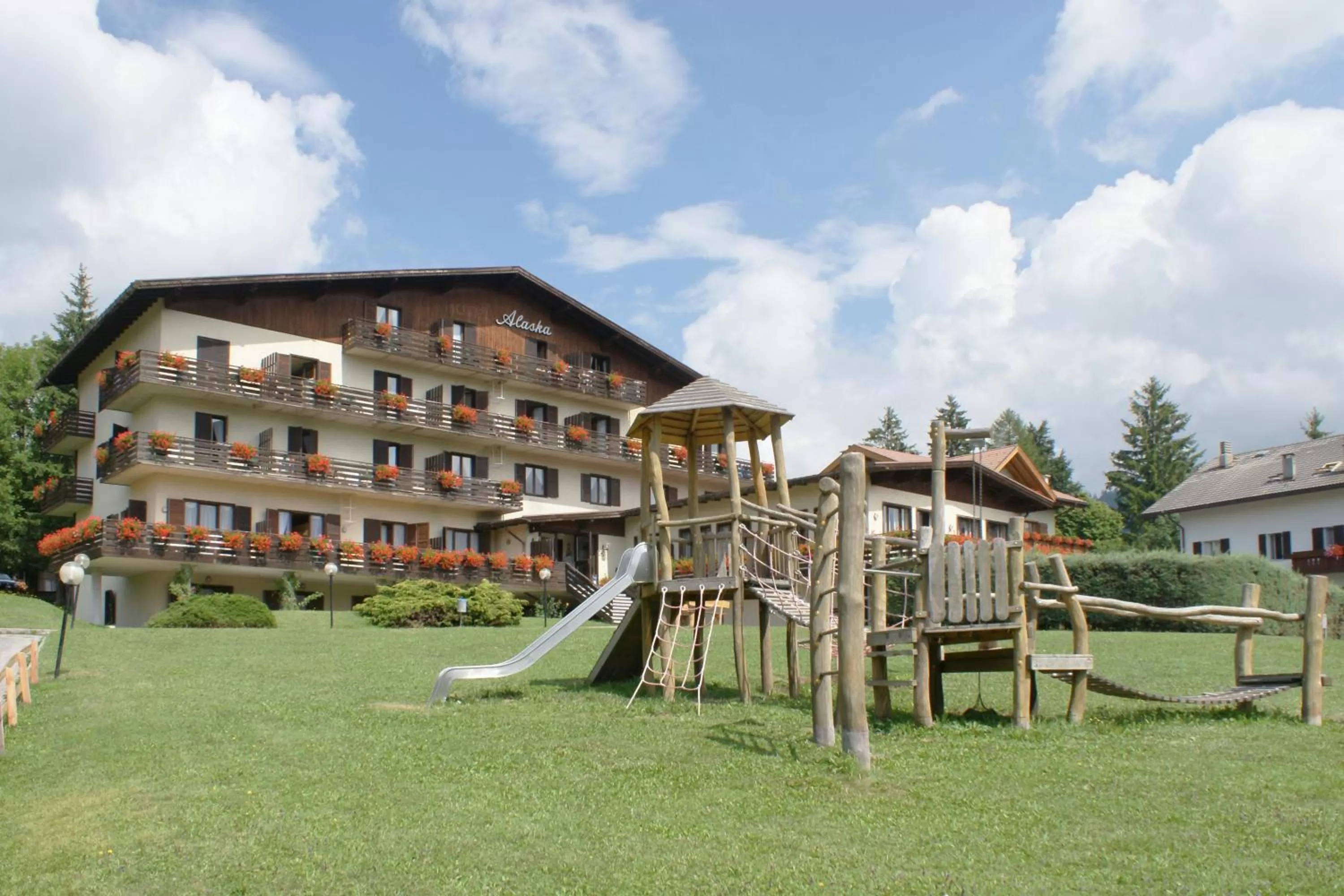 Property building in Alaska Clubresidence