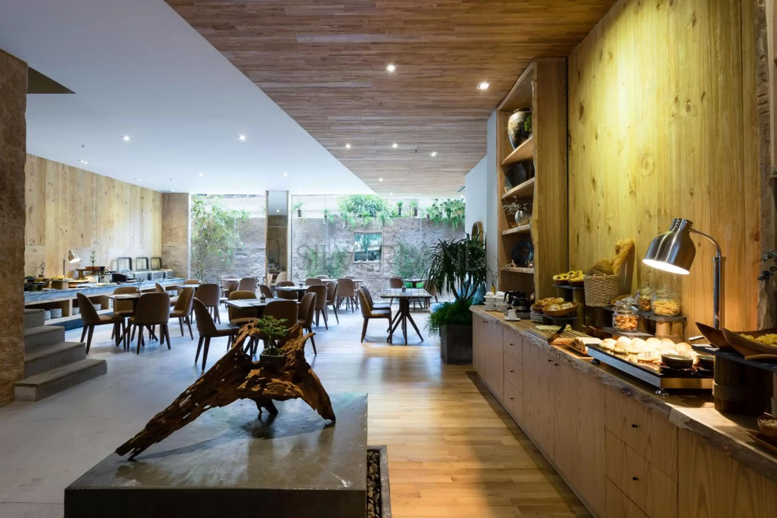 Restaurant/places to eat in Silverland Yen Hotel Restaurant/places to eat in Silverland Yen Hotel