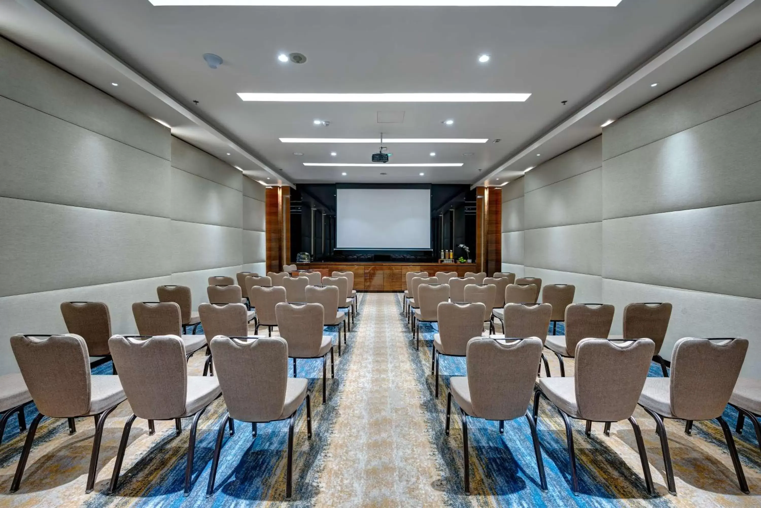 Meeting/conference room in Radisson Blu Hotel, Ajman