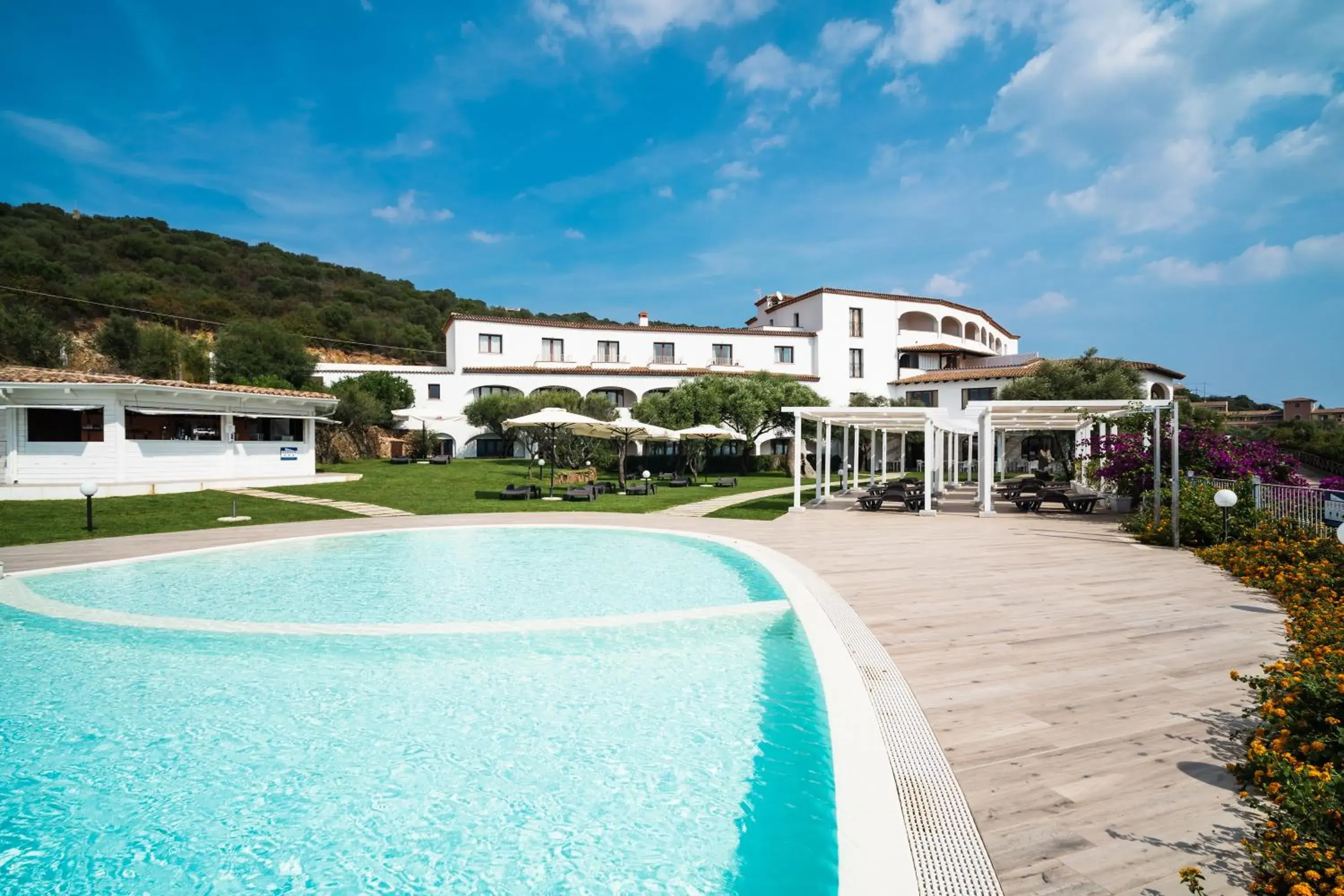 Property building, Swimming Pool in Hotel dP Olbia - Sardinia