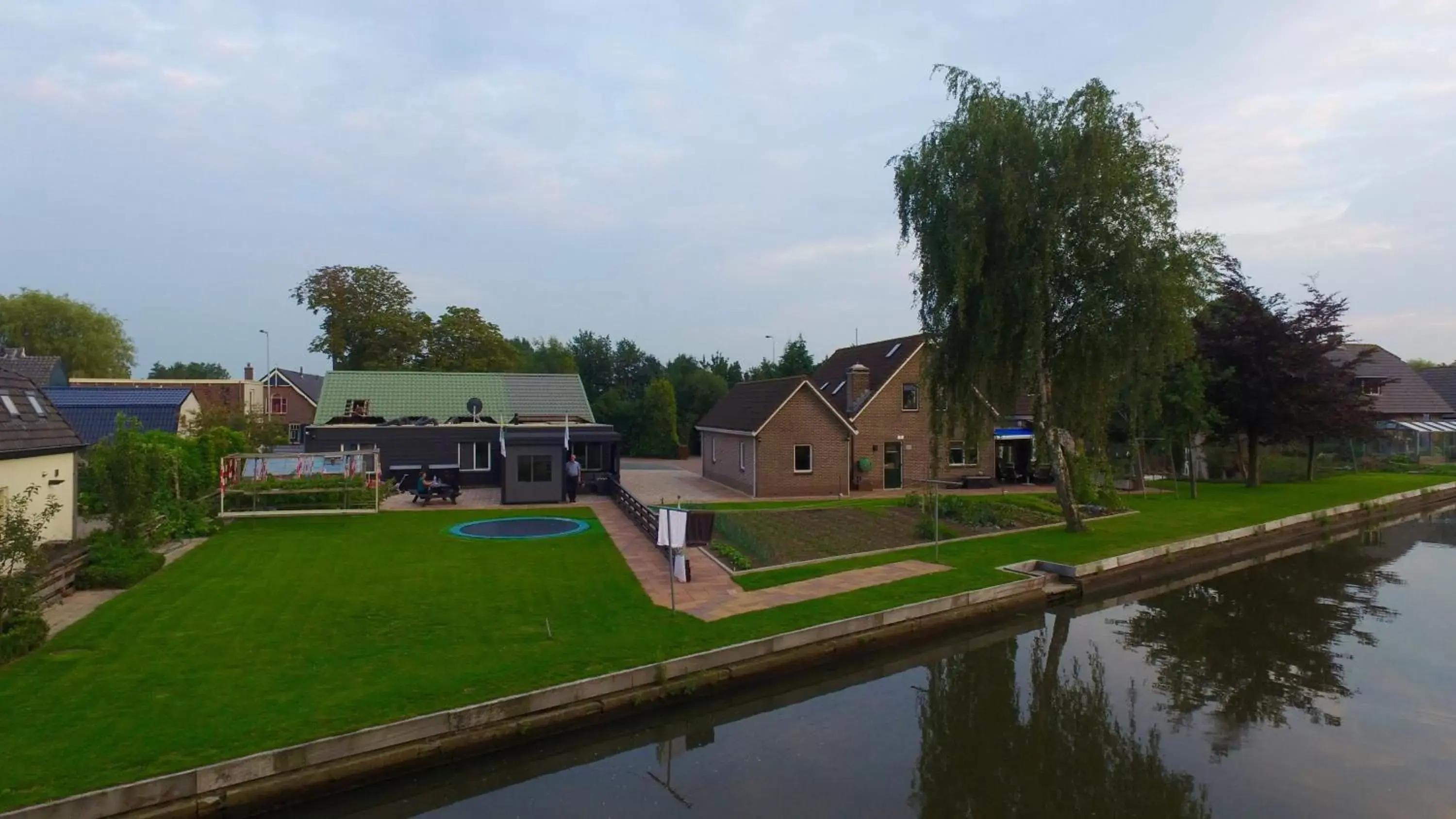 Property building in Guest House Aan de Hollandse IJssel