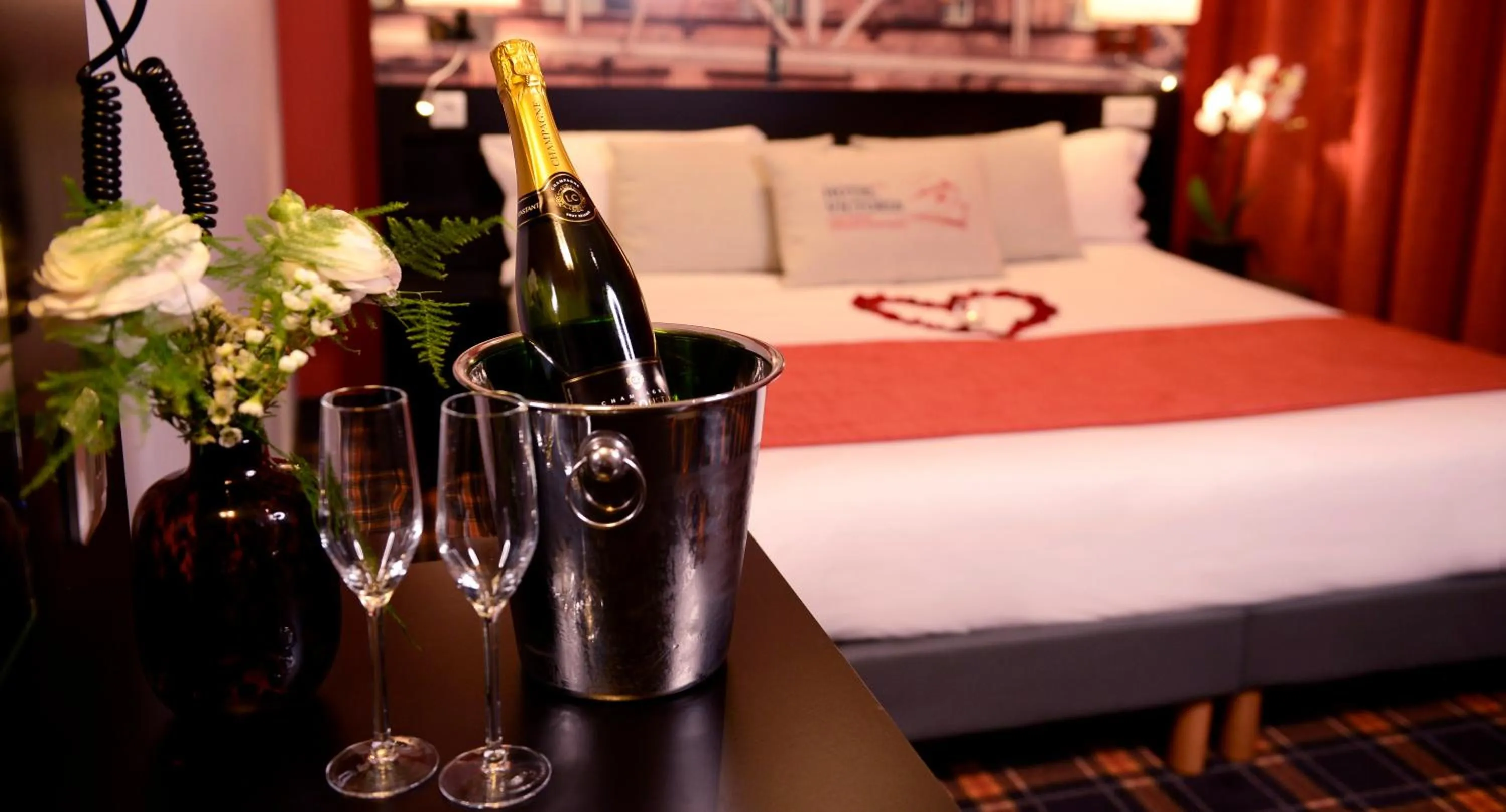 Decorative detail, Bed in Hotel Victoria Lyon Perrache Confluence